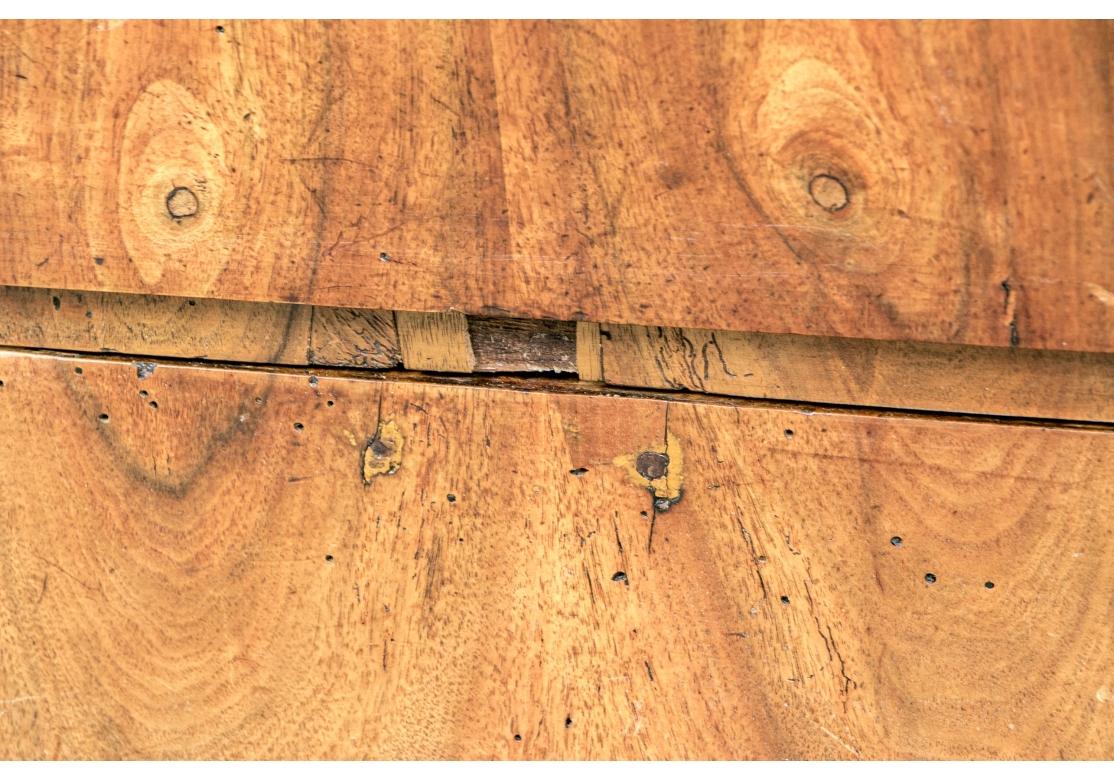 Antike Biedermeier-Kommode aus gemasertem Holz für die Restaurierung im Angebot 6