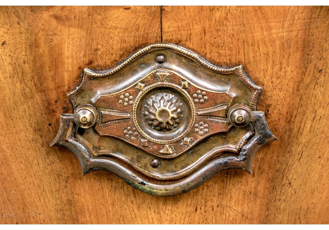 Antike Biedermeier-Kommode aus gemasertem Holz für die Restaurierung (19. Jahrhundert) im Angebot