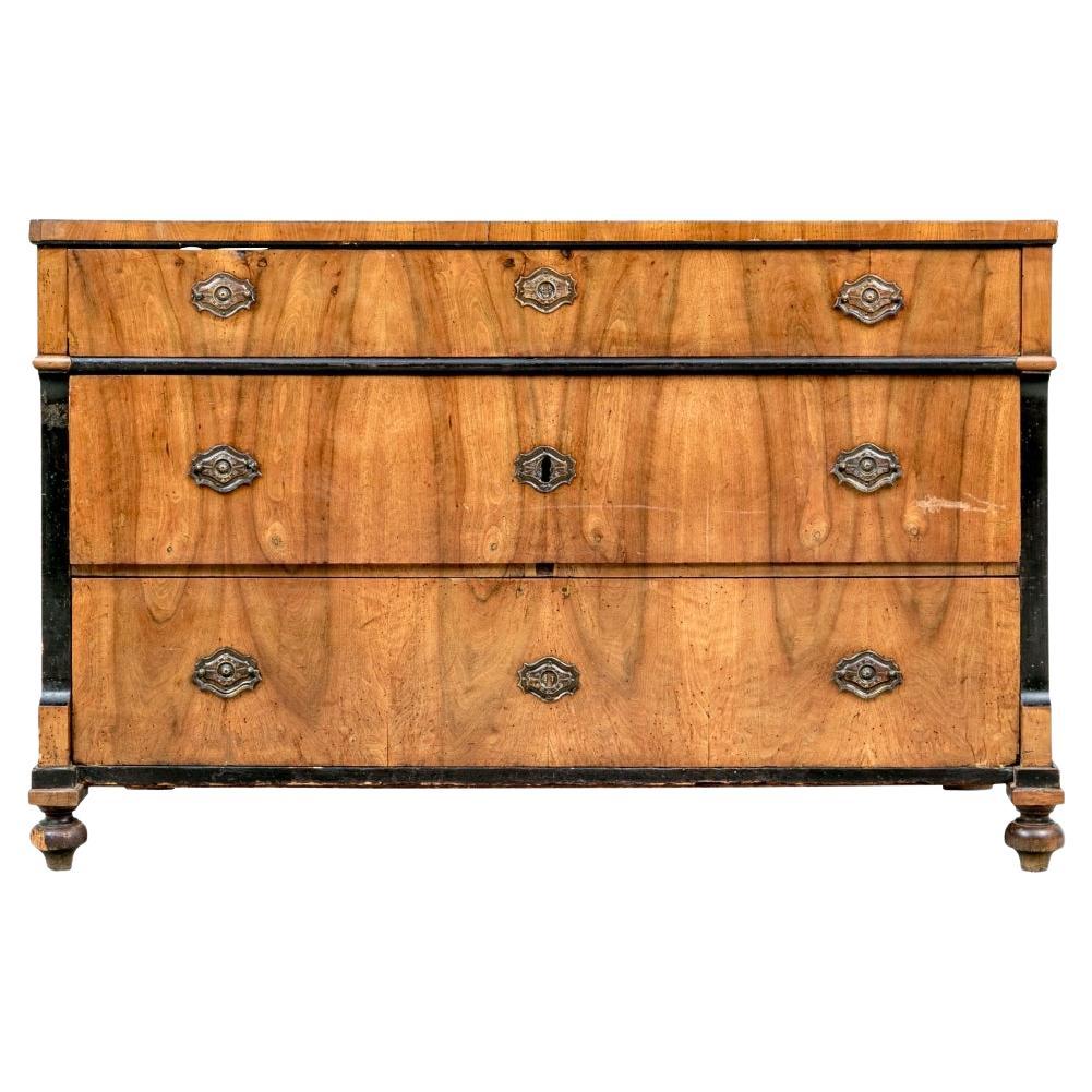 Antico cassettone in Wood Biedermeier per il restauro
