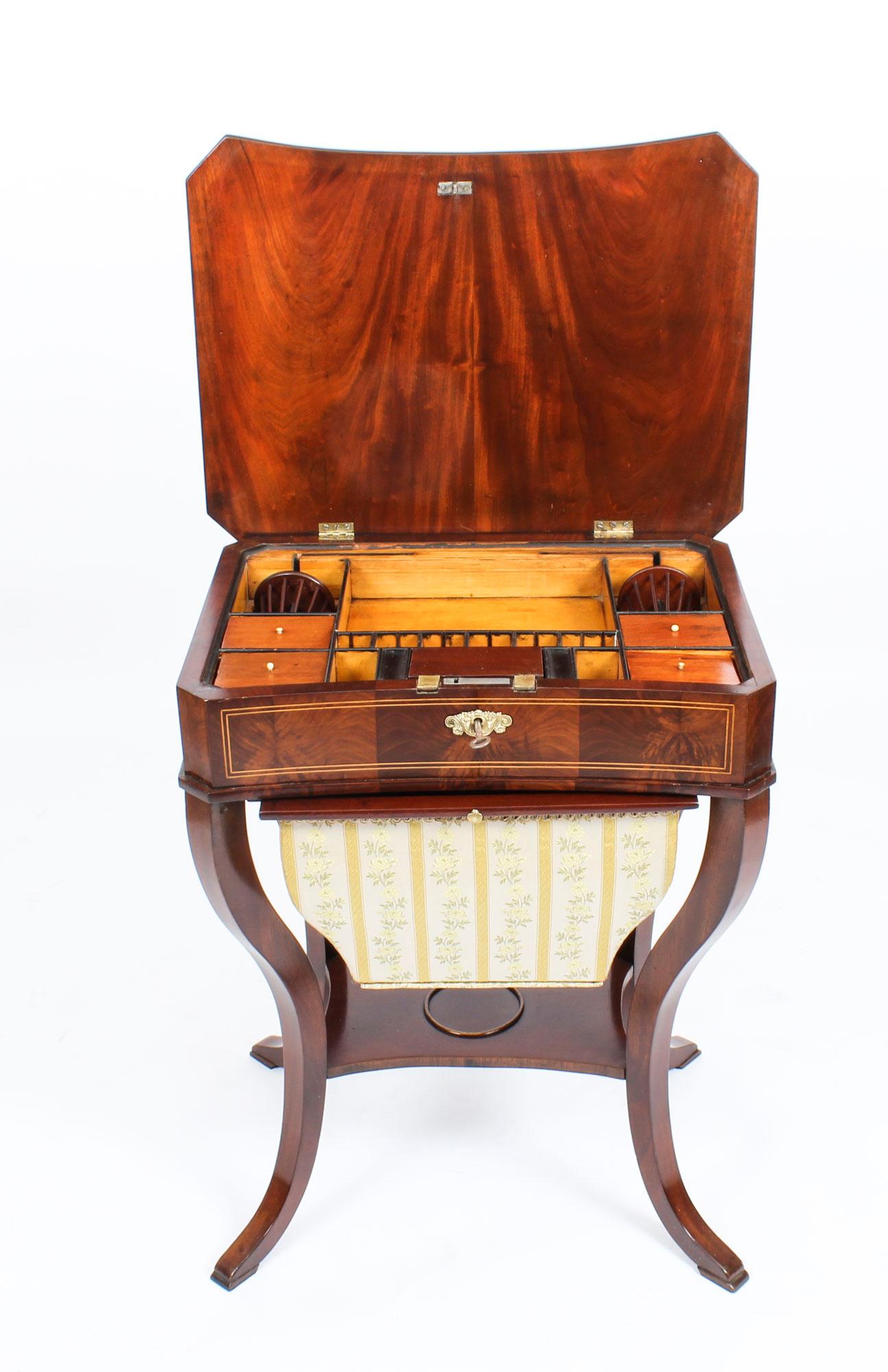 Antique Biedermeier Flame Mahogany Work Box, 19th Century 11