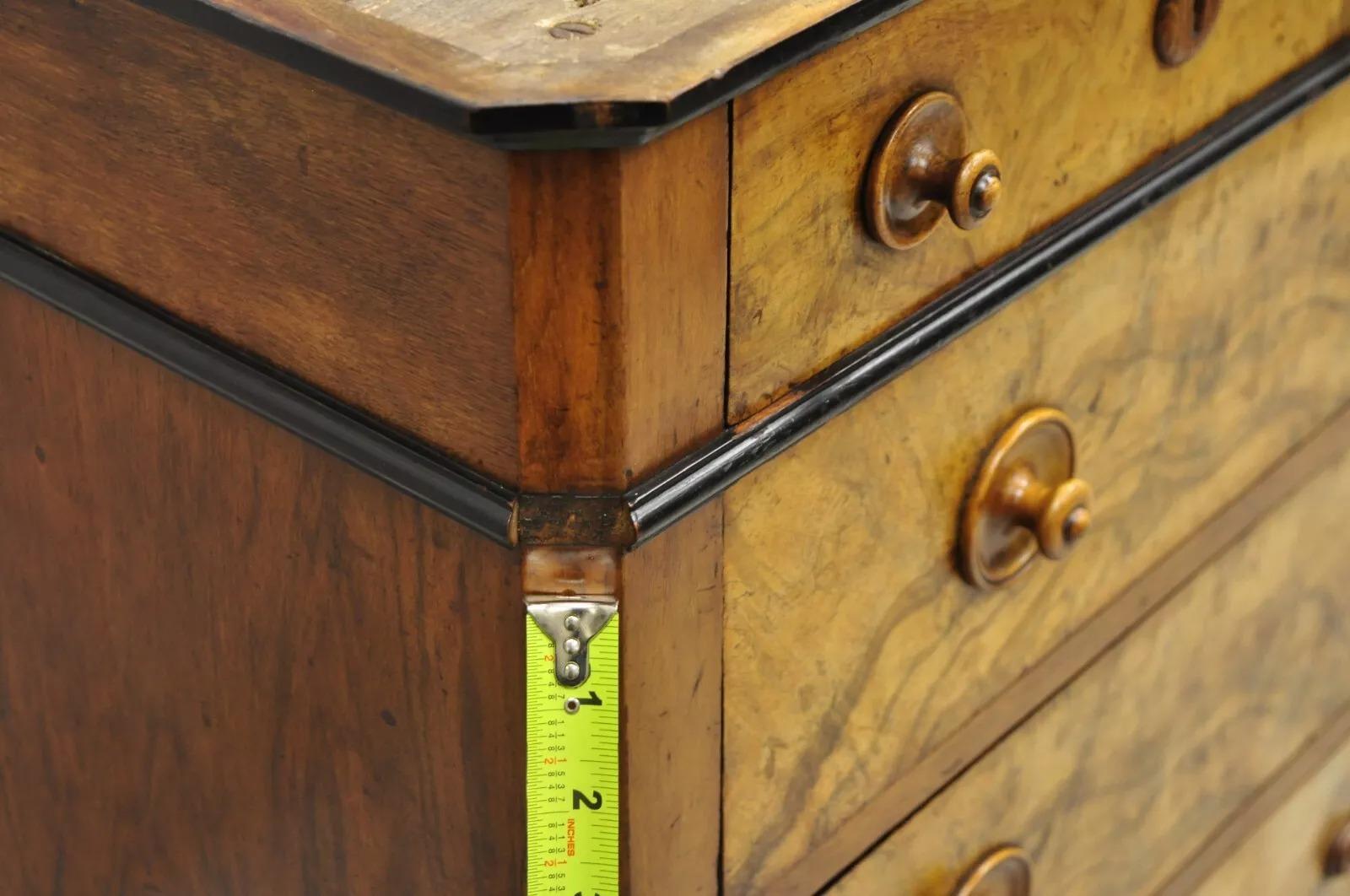 Antique Biedermeier Louis Philippe Commode en noyer ronce avec Mirror en vente 2