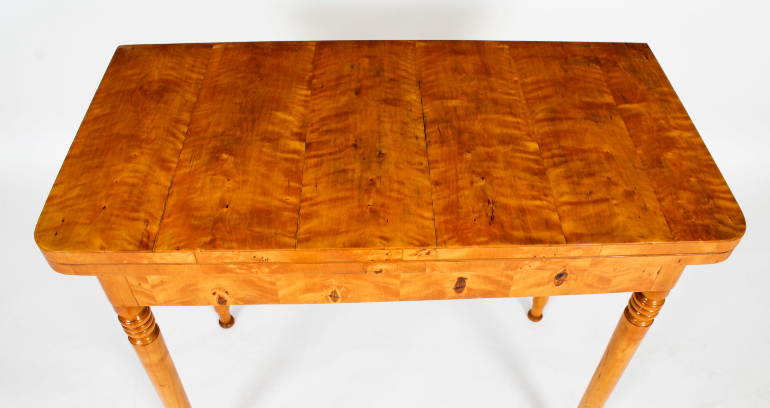 Ancienne console/table à cartes Biedermeier Maserbirch et miroir 19ème siècle Bon état - En vente à London, GB