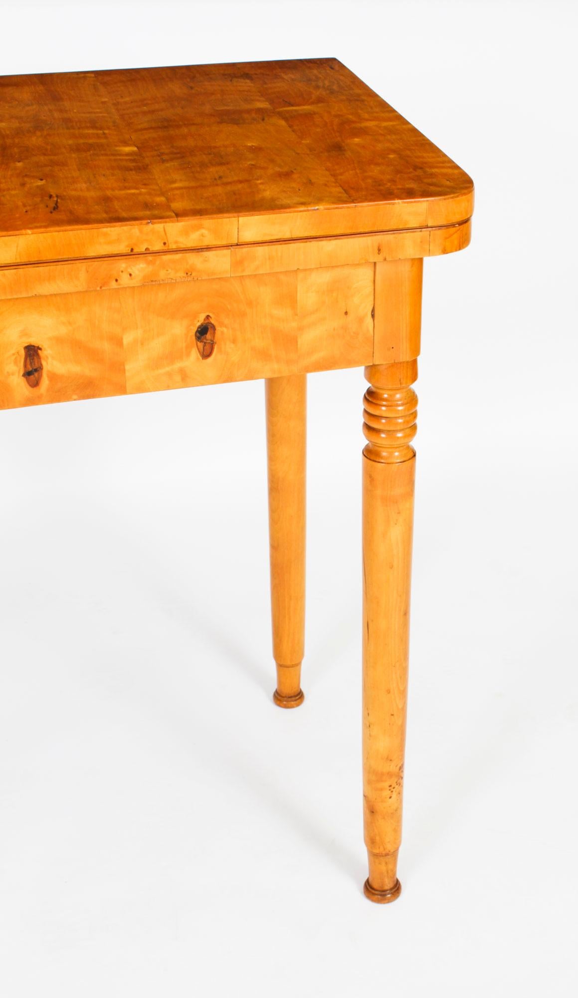 Ancienne console/table à cartes Biedermeier Maserbirch et miroir 19ème siècle en vente 4