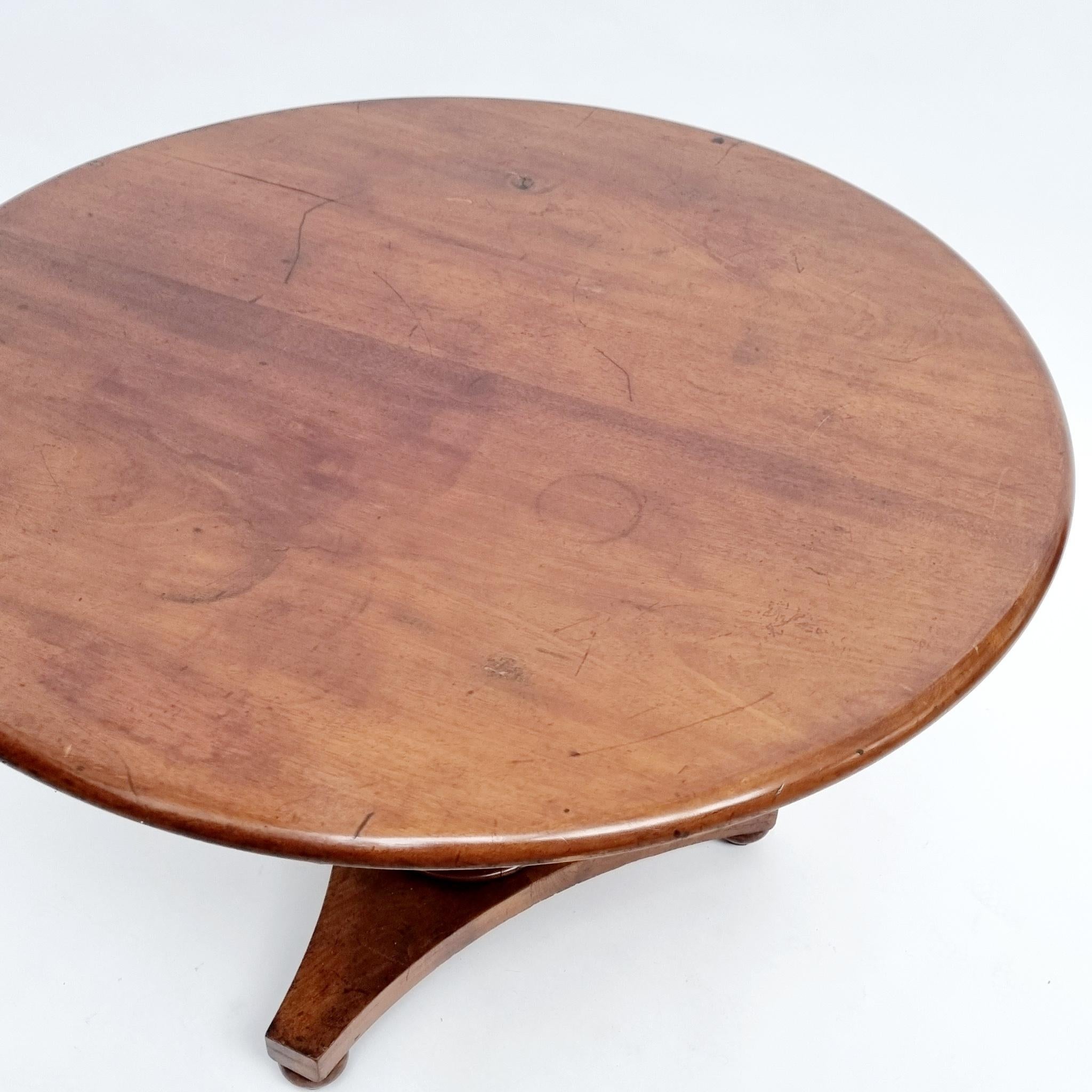 19th Century Antique Biedermeier Round Cherry Wood Dining Table