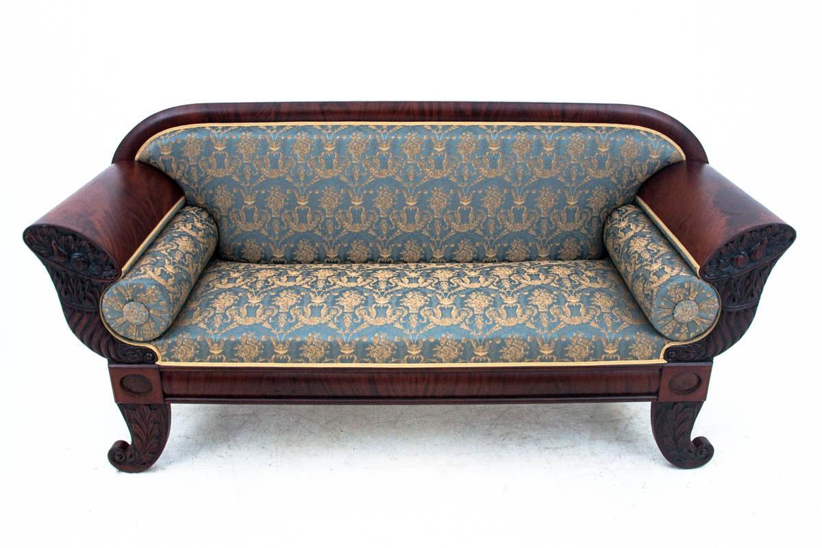 Antique sofa from the turn of the 19th and 20th centuries. The furniture is in very good condition, after professional renovation, the sofa has been covered with a new fabric.

Dimensions: height 100 cm / height of the seat. 50 cm / width 210 cm /
