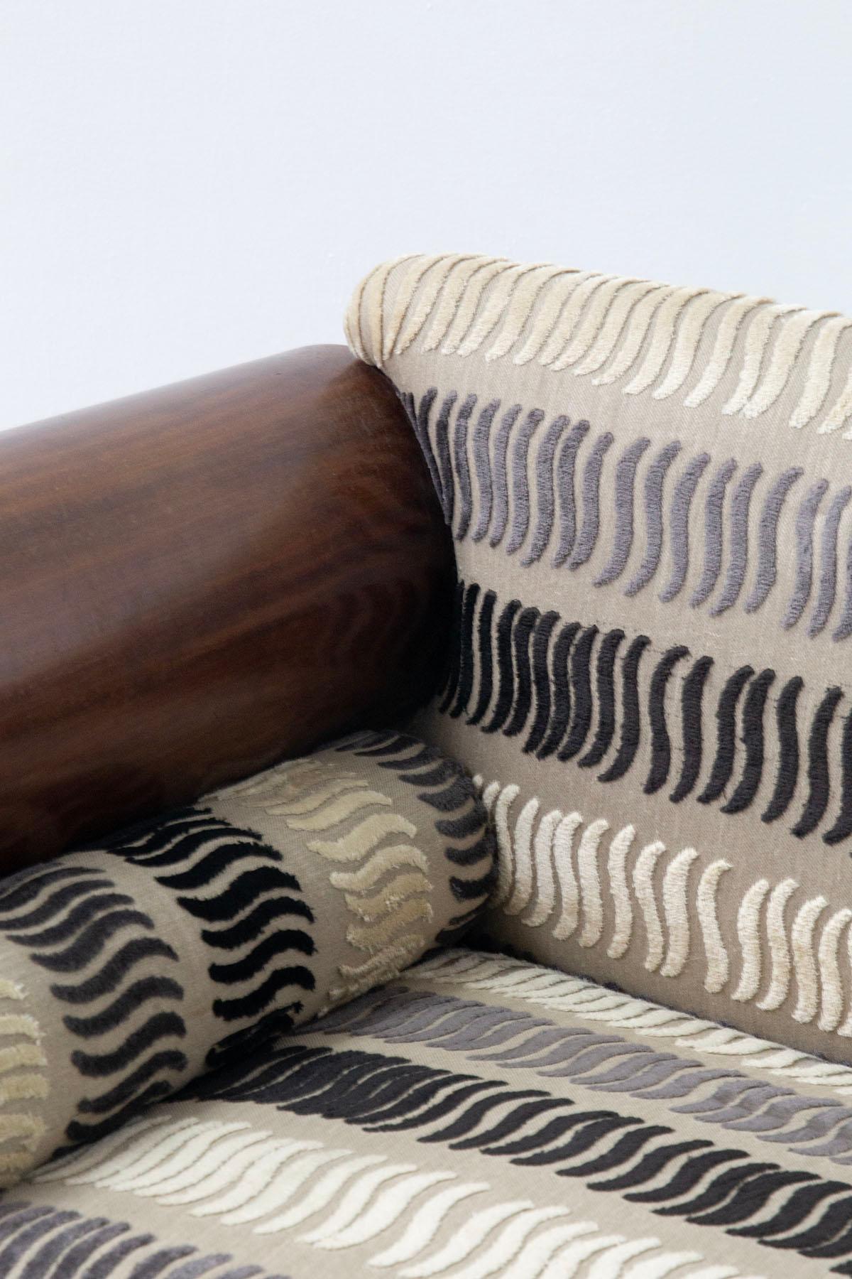 Antikes Biedermeier-Sofa aus Samtstoff und geschnitztem Holz (Frühes 20. Jahrhundert) im Angebot