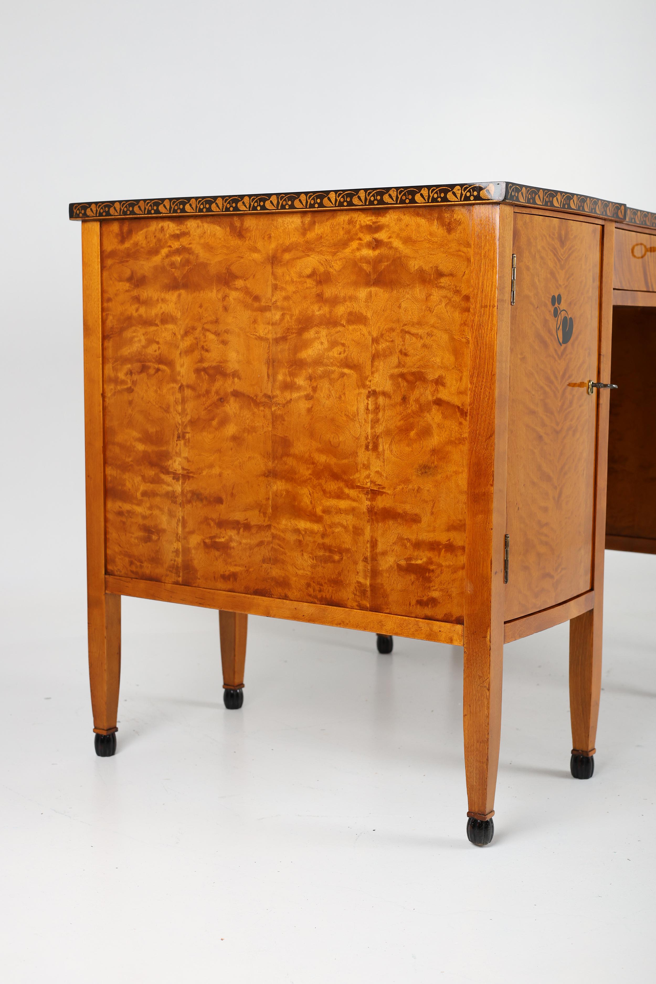 Antiker Schreibtisch im Biedermeier-Stil im Angebot 6