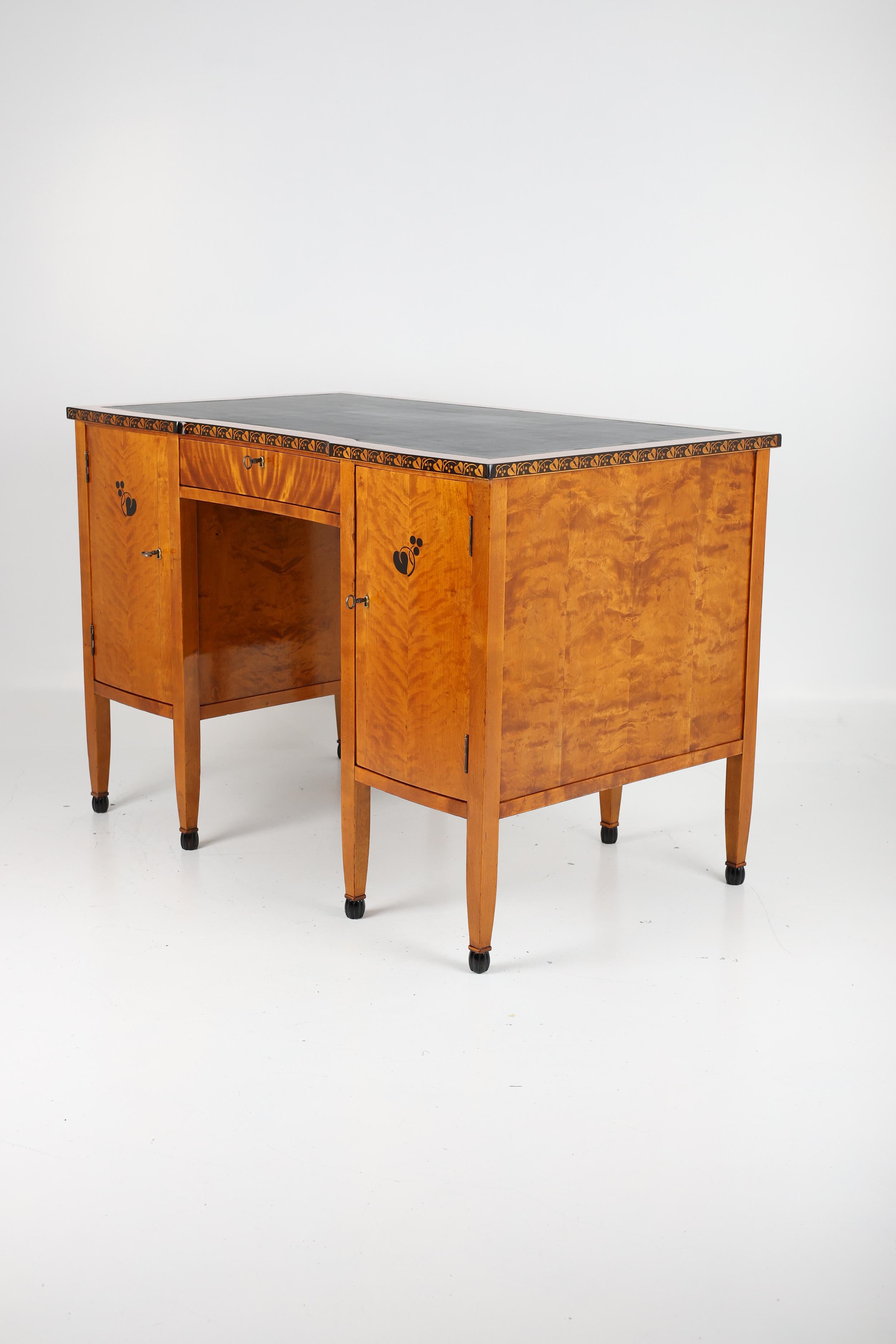 Antiker Schreibtisch im Biedermeier-Stil im Angebot 7