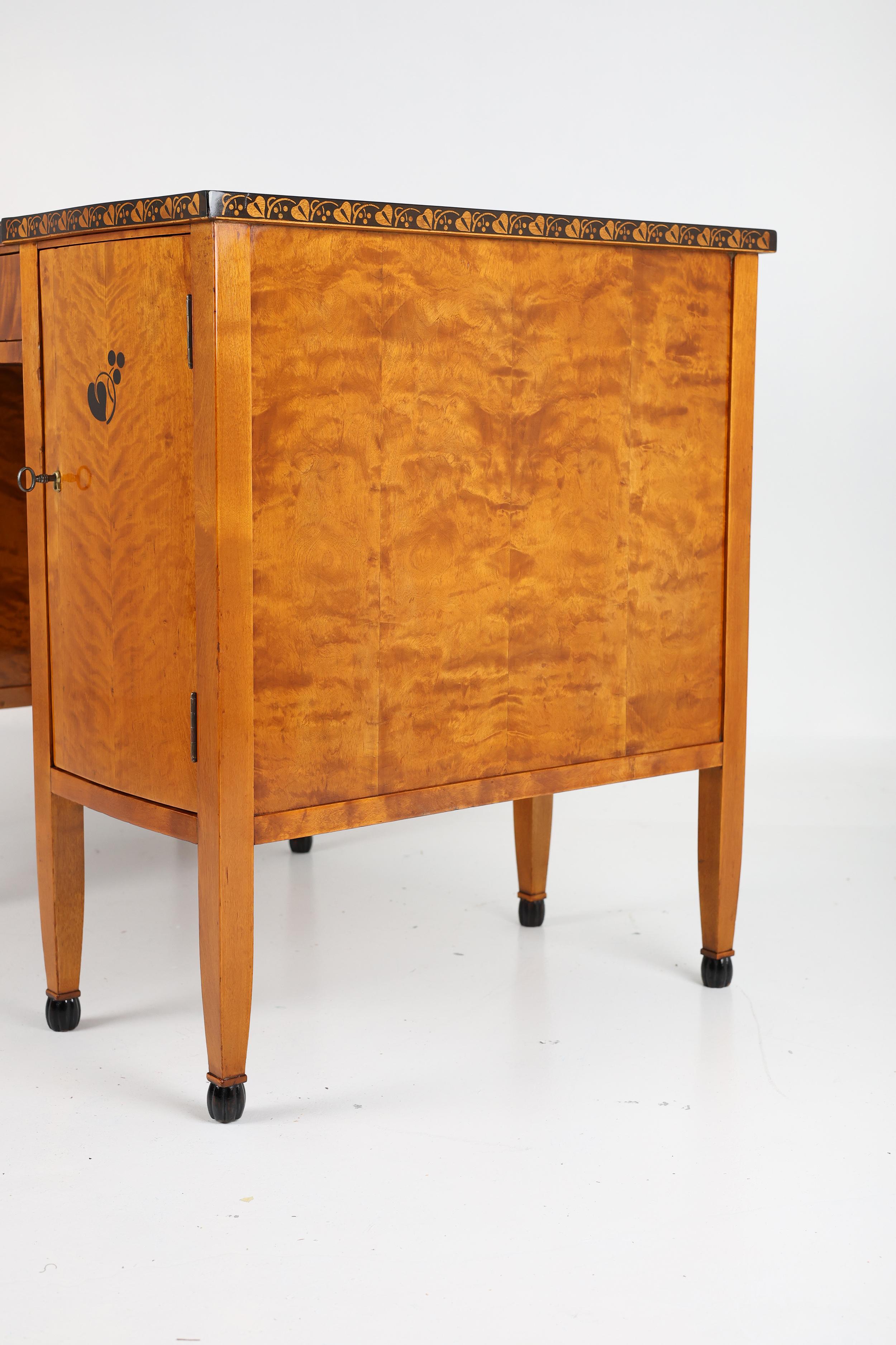 Antiker Schreibtisch im Biedermeier-Stil im Angebot 8