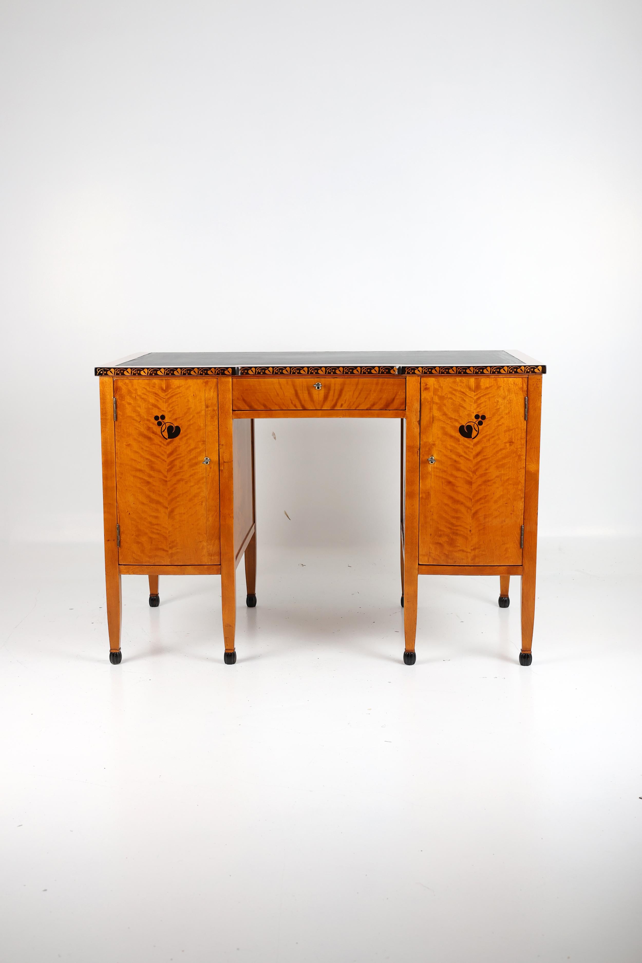 Antiker Schreibtisch im Biedermeier-Stil (Deutsch) im Angebot