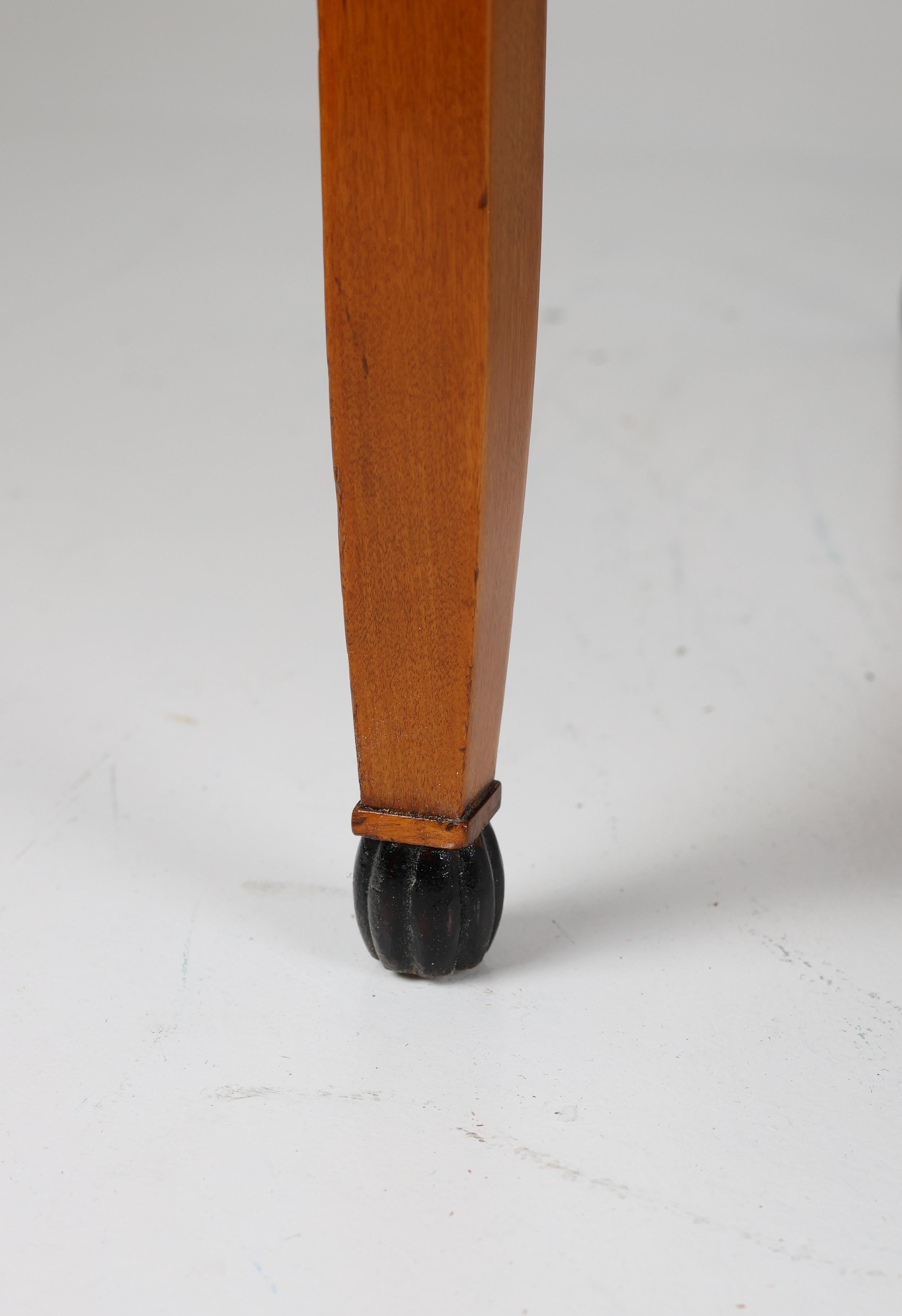 Antiker Schreibtisch im Biedermeier-Stil (20. Jahrhundert) im Angebot