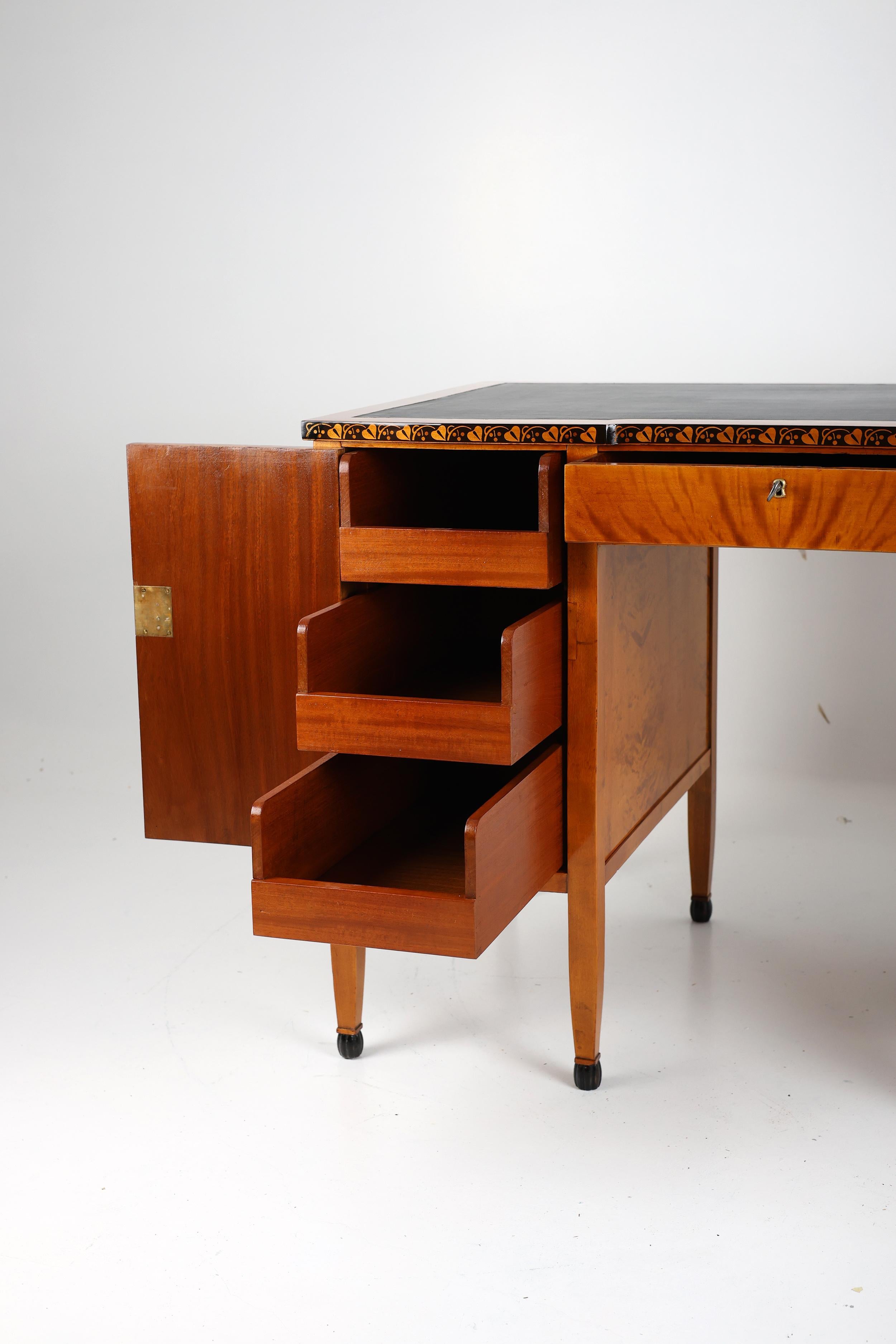 Antiker Schreibtisch im Biedermeier-Stil im Angebot 2