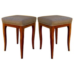 Paire d'ottomans/tabourets français anciens en lin gris de style Biedermeier