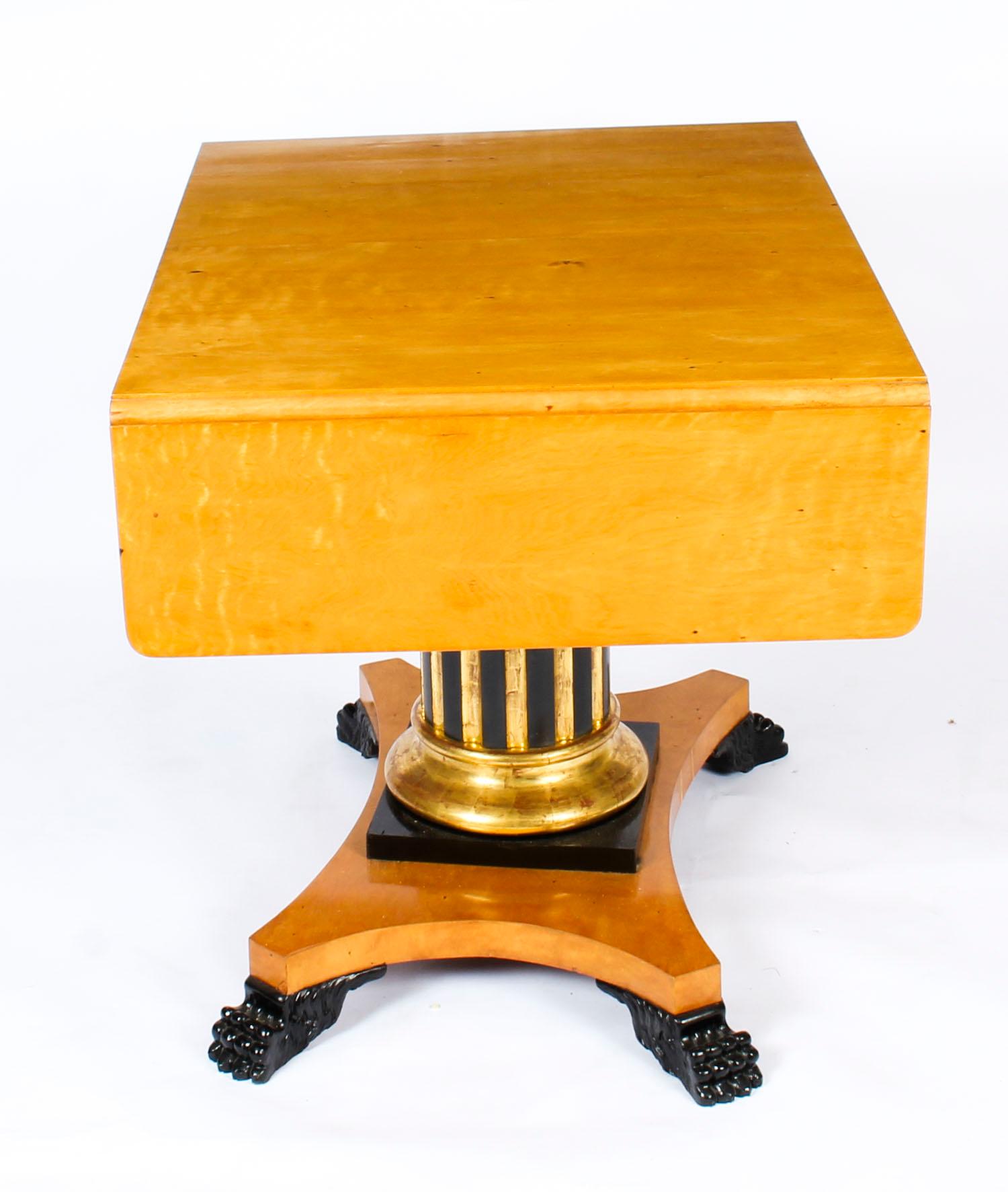 Ancienne table de canapé suédoise Biedermeier en bouleau et bronze doré, 19ème siècle en vente 1
