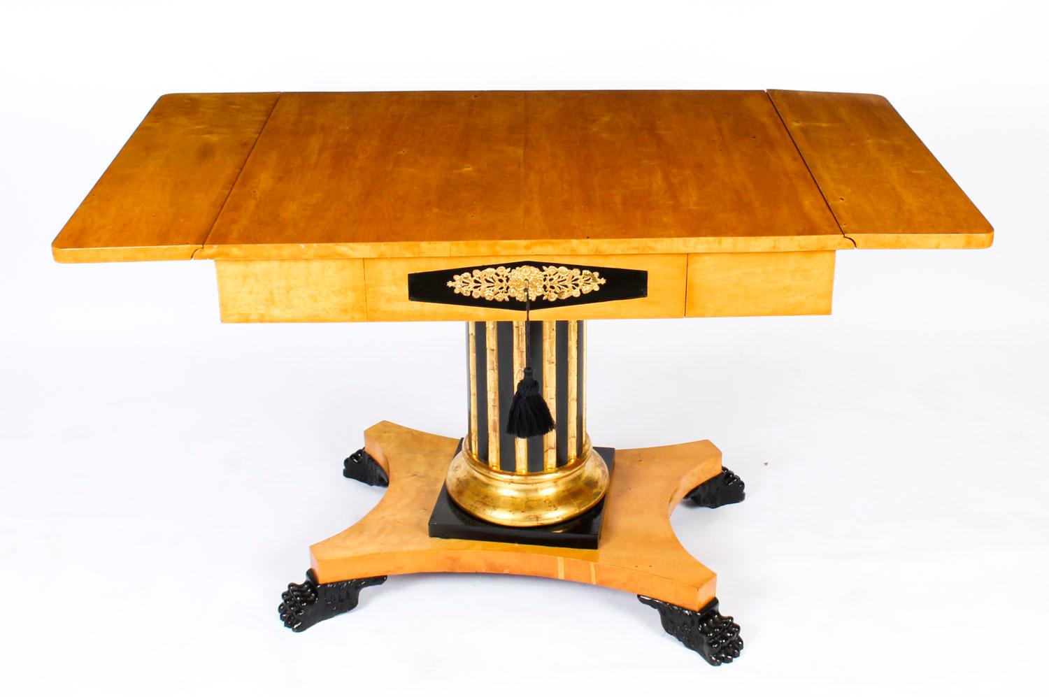 Ancienne table de canapé suédoise Biedermeier en bouleau et bronze doré, 19ème siècle en vente 2