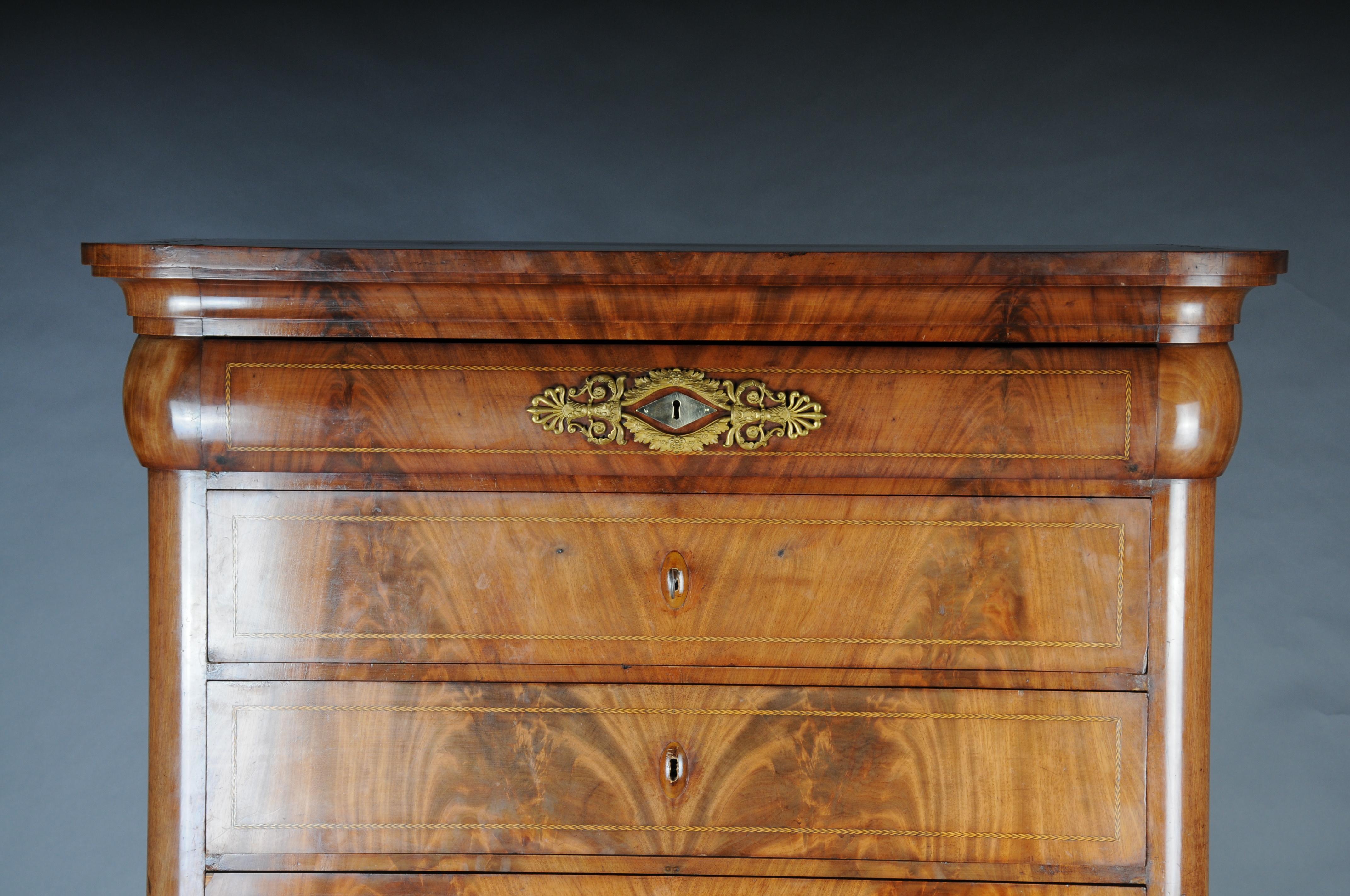 Antigua cómoda alta Biedermeier/Chiffoniere, caoba con arce, circ Caoba en venta
