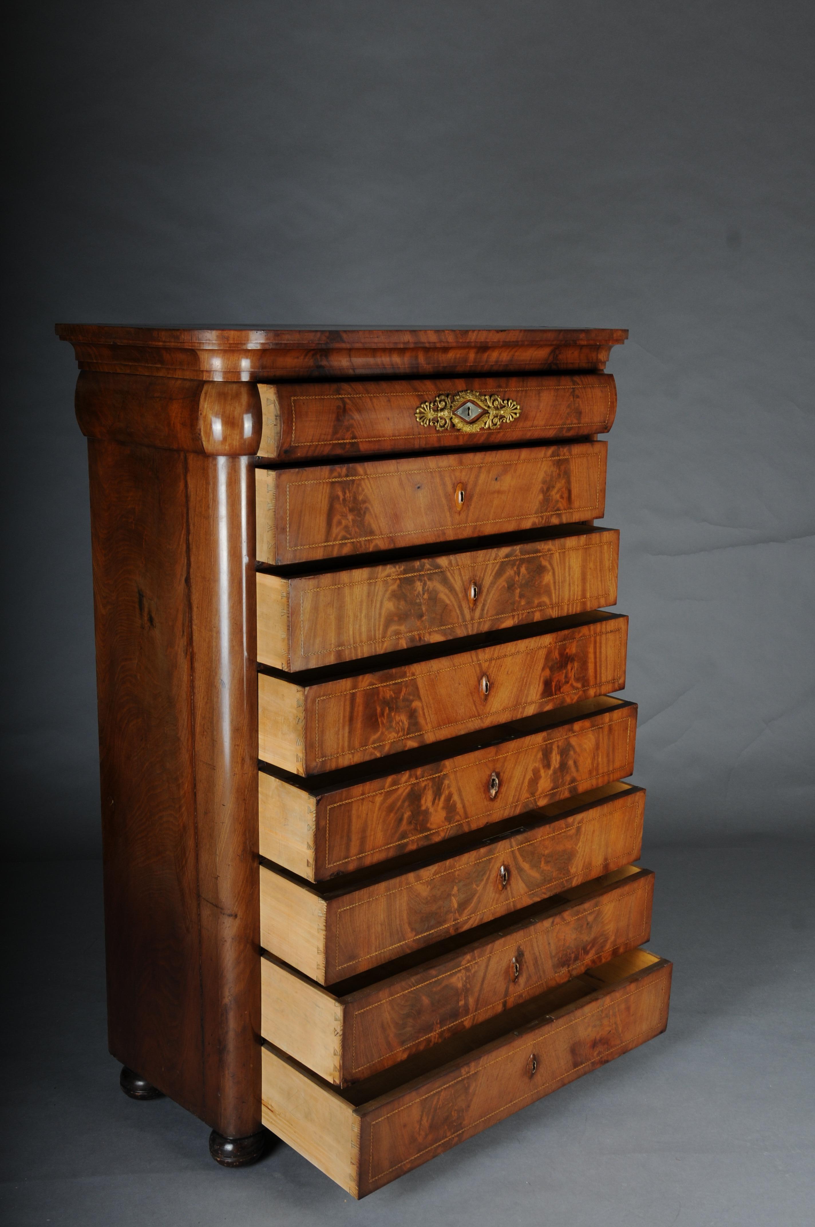 Antigua cómoda alta Biedermeier/Chiffoniere, caoba con arce, circ en venta 2