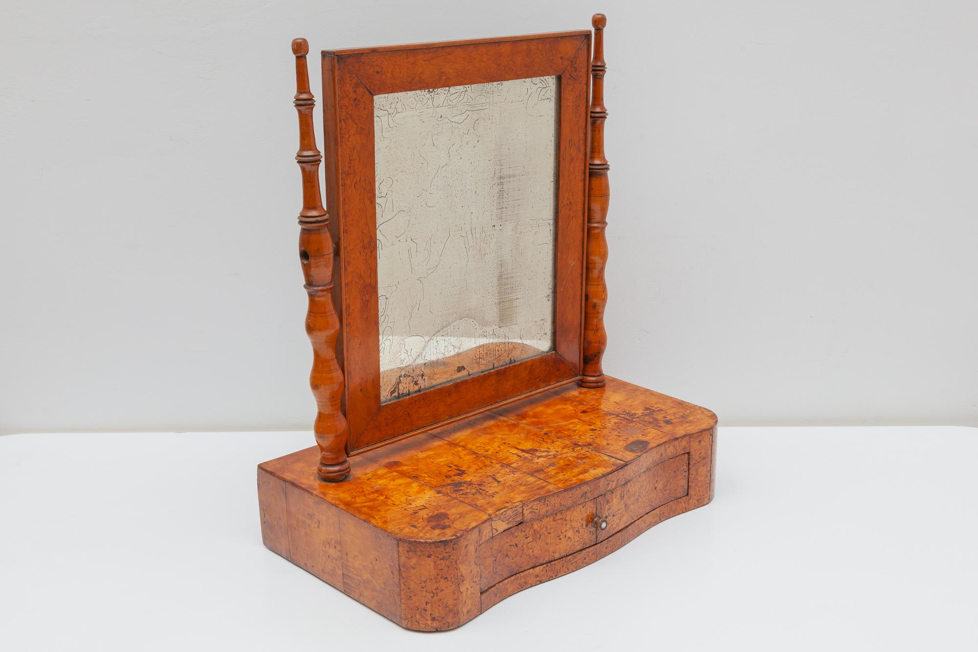 Hand-Crafted Antique Biedermeier Vanity Table Mirror in Burlwood, 19th Century, Germany For Sale