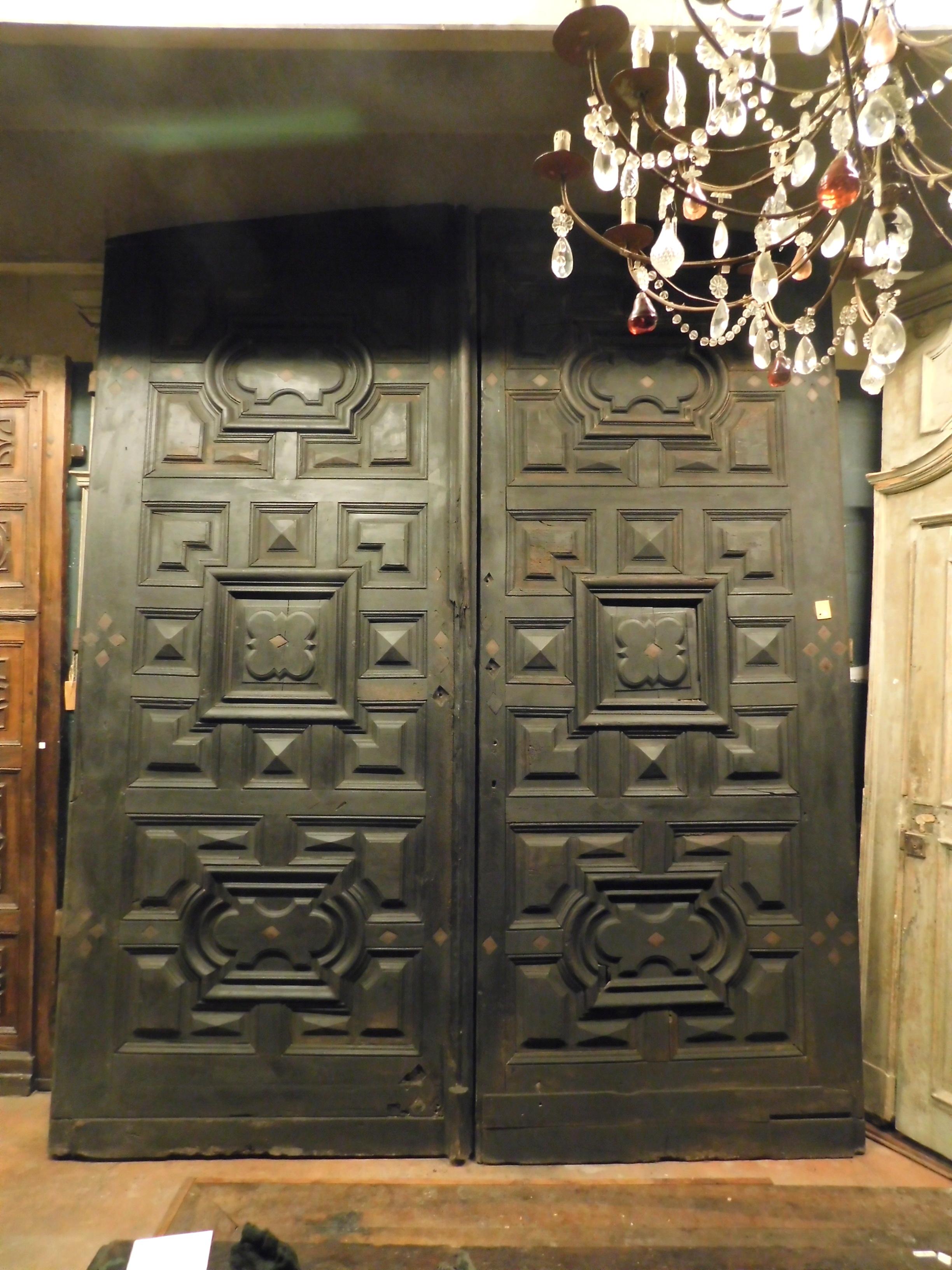 18th Century and Earlier Antique Big Main Door in Solid Walnut with Carved Panels, 17th Century Italy