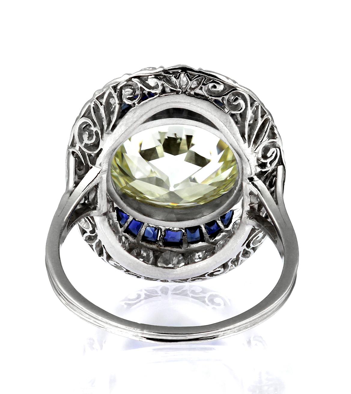 Women's Antique Big Diamond 6.6 ct with Sapphire Ring in Platinum