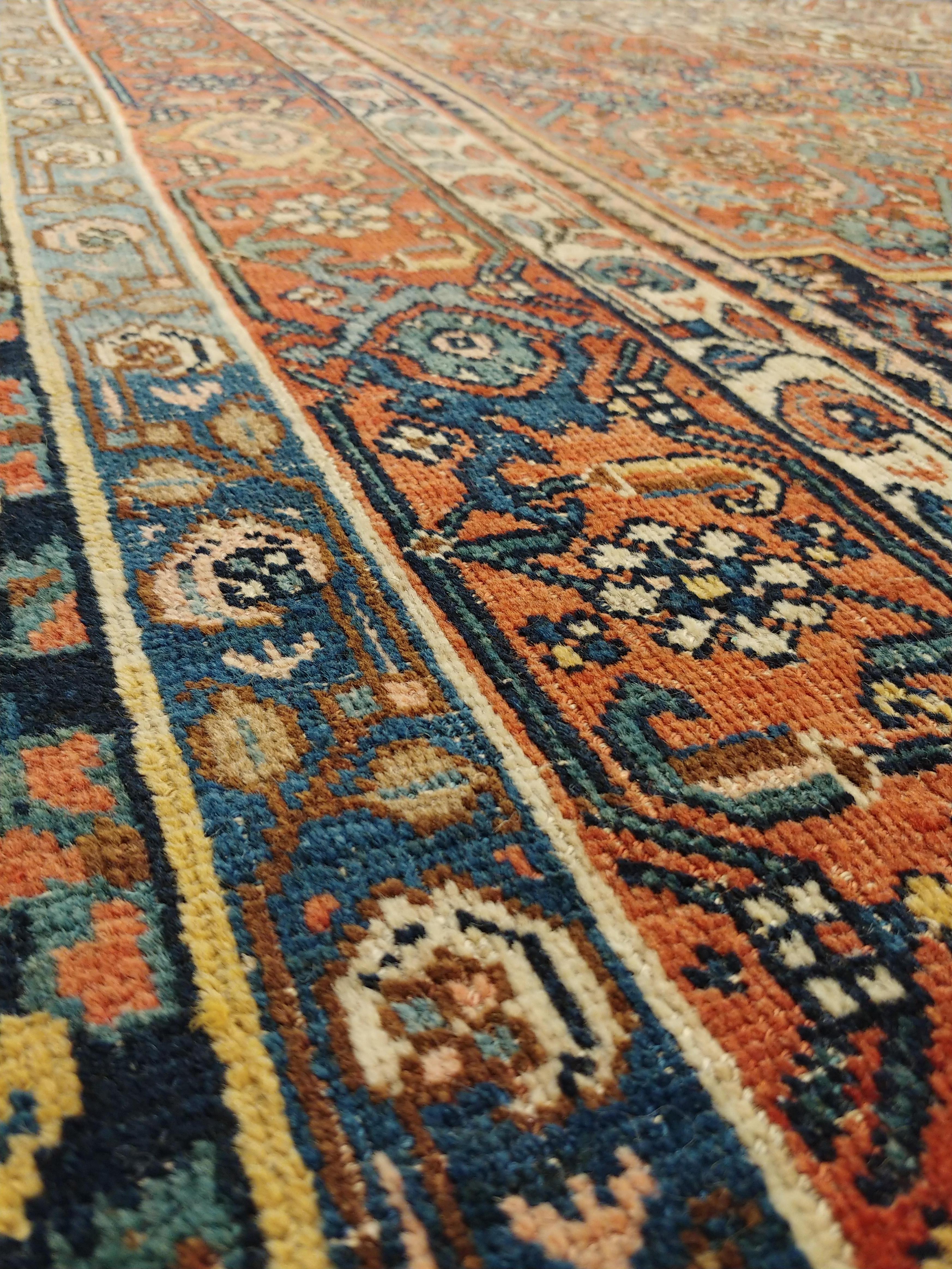 Antiker Bijar-Teppich Orientalischer Teppich, handgefertigt, elfenbeinfarben, rostfarben, hellblau, Terrakotta im Zustand „Gut“ im Angebot in Port Washington, NY