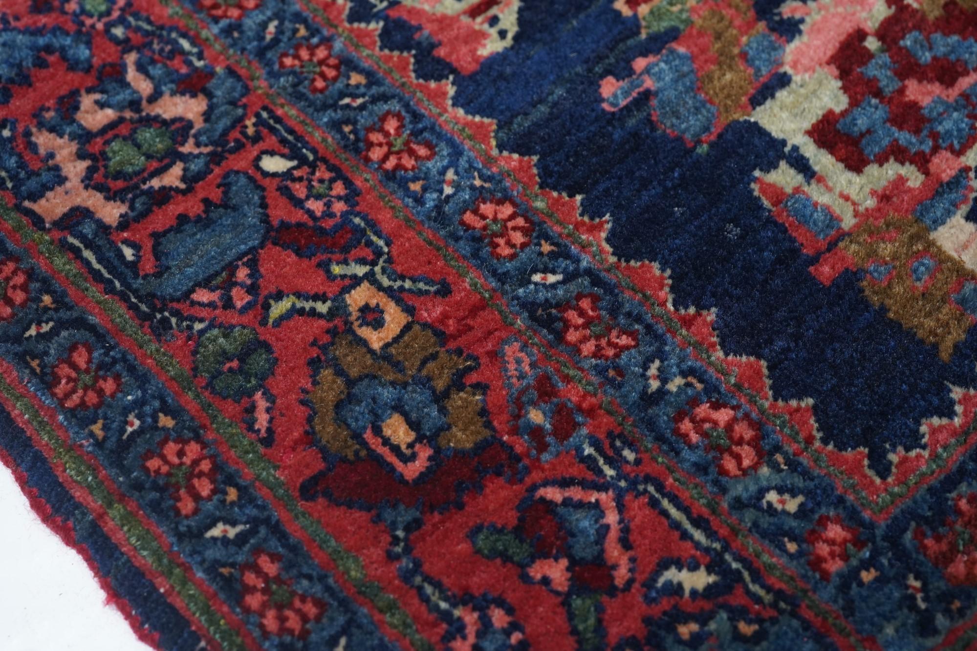 Antiker Bidjar-Teppich 4'9'' x 6'2'' im Zustand „Hervorragend“ im Angebot in New York, NY