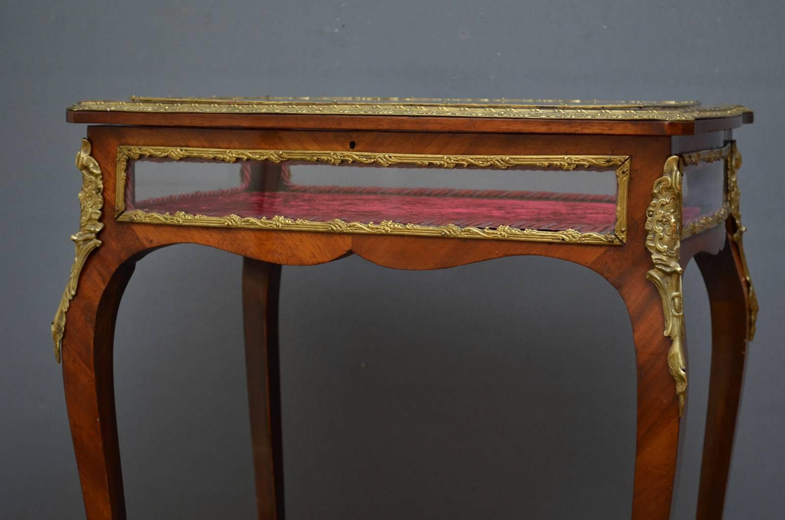 Antique Bijouterie Table in Mahogany In Excellent Condition In Whaley Bridge, GB