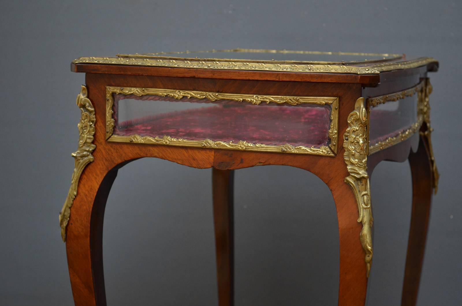 Late 19th Century Antique Bijouterie Table in Mahogany