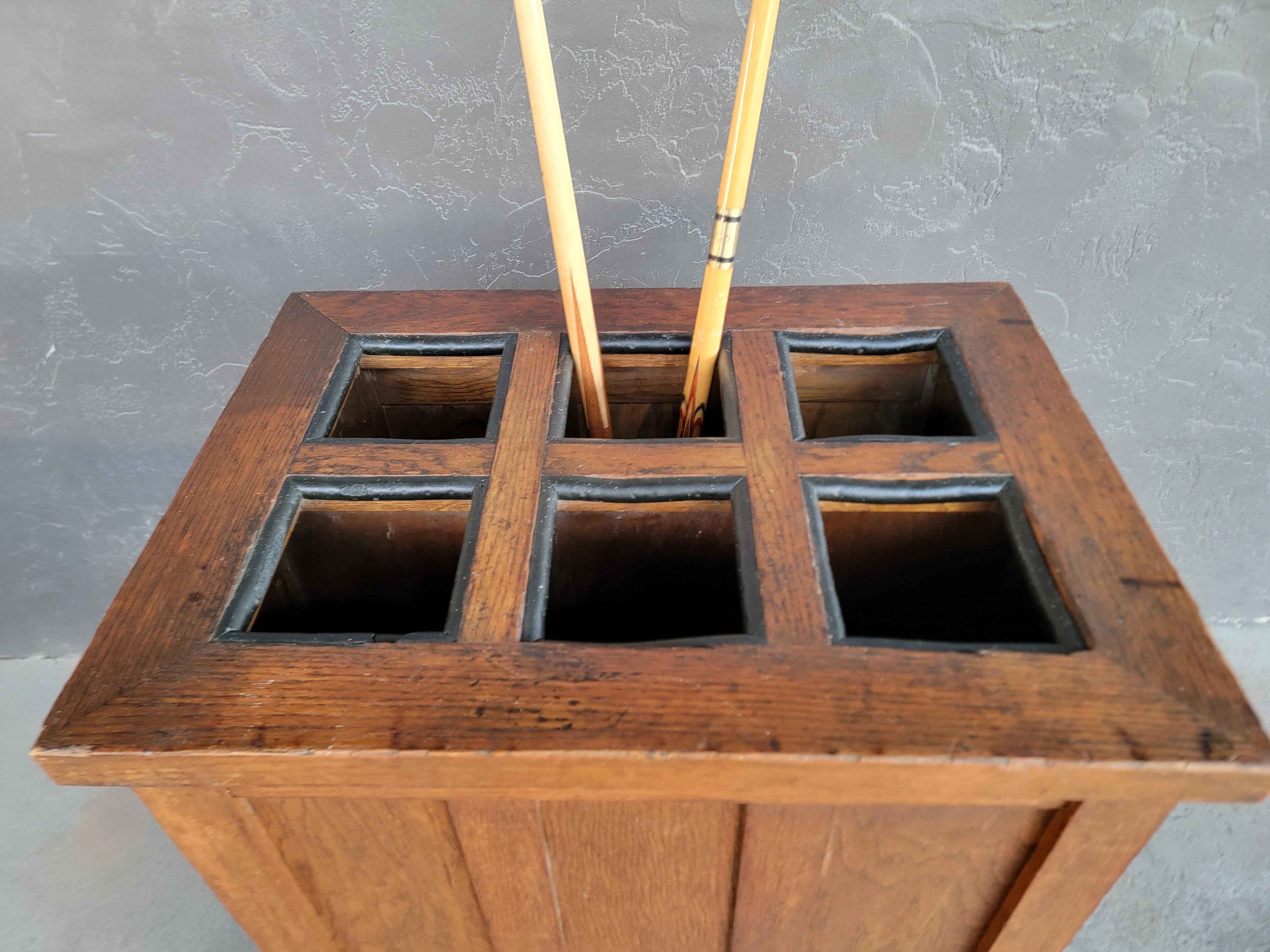 Antico contenitore per stecche da biliardo in vendita 3