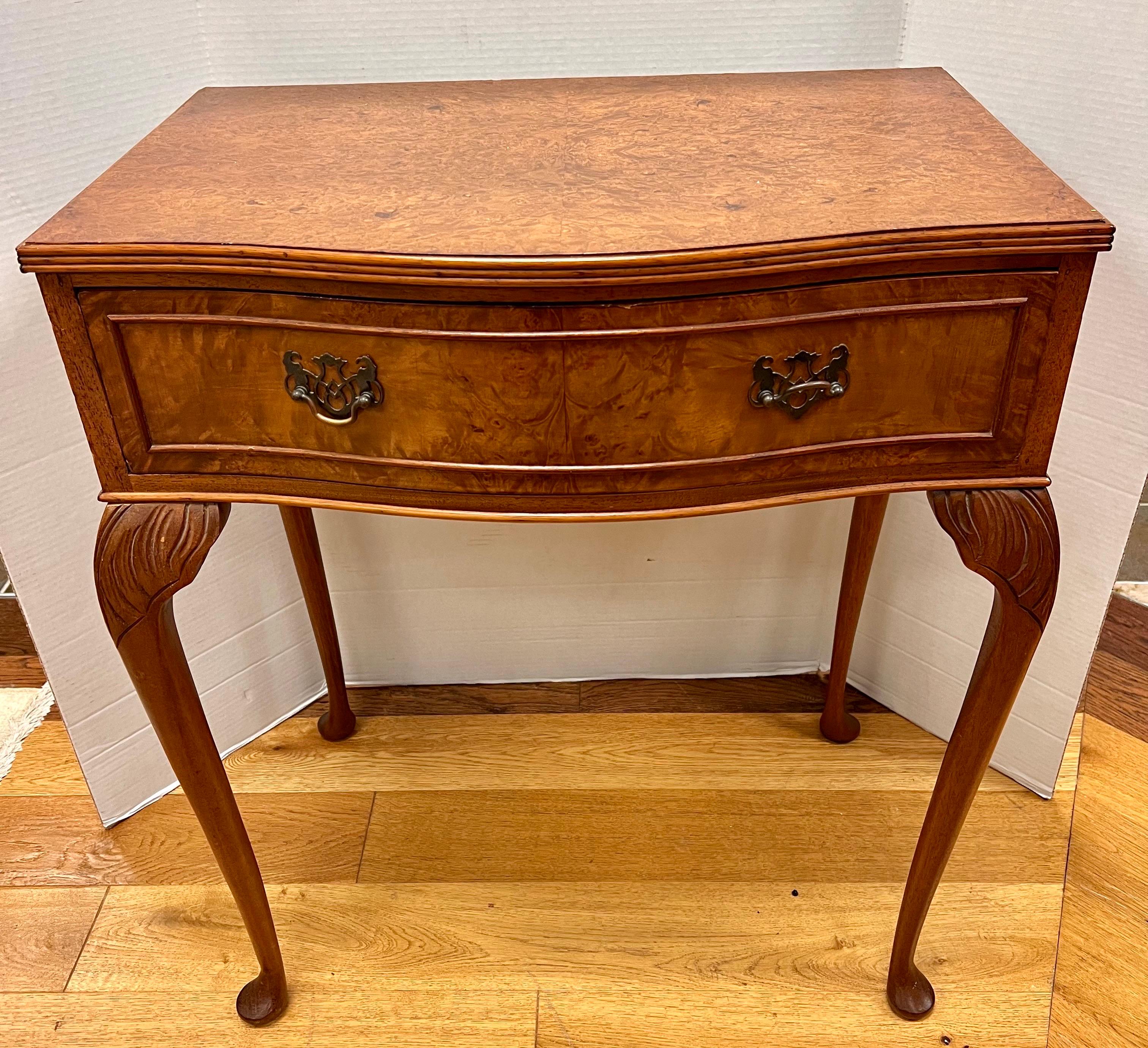 Antique Birdseye Maple One Drawer Side Table In Good Condition In West Hartford, CT