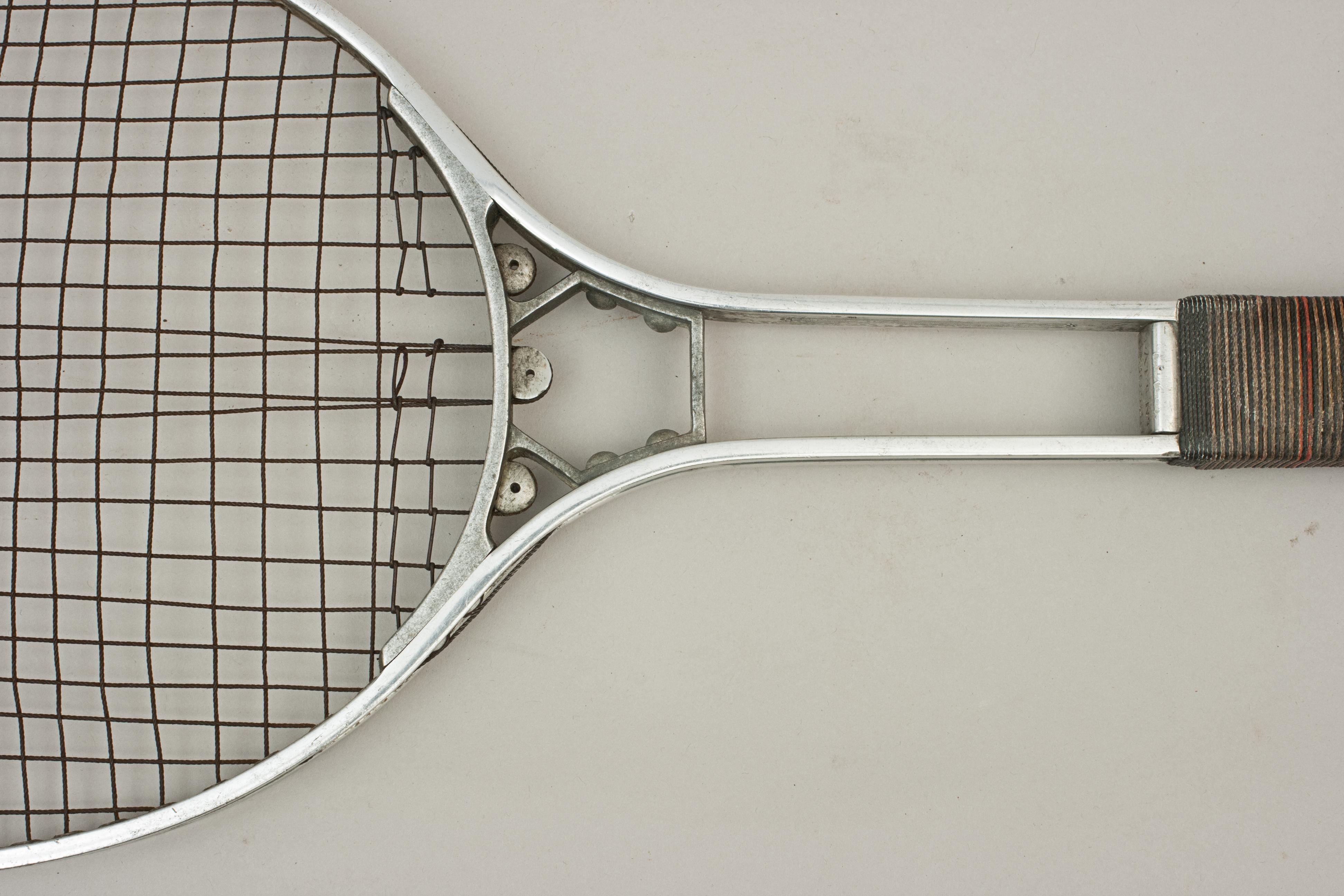 Début du 20ème siècle Ancienne raquette de tennis sur gazon Birmal en métal, entièrement en métal en vente