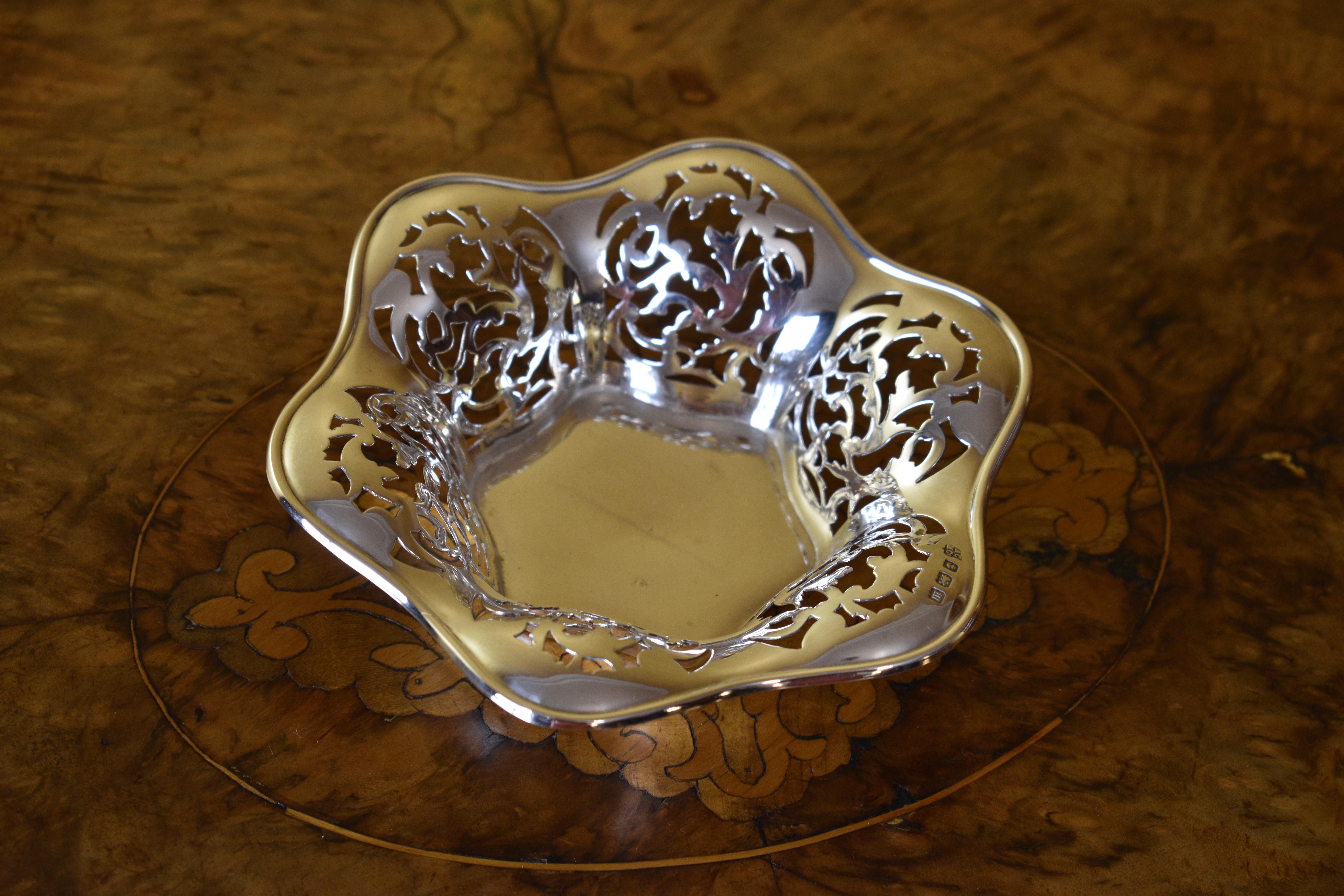 19th Century Antique Birmingham 1911 Sterling Silver Small Bowl By Alexander Clark For Sale