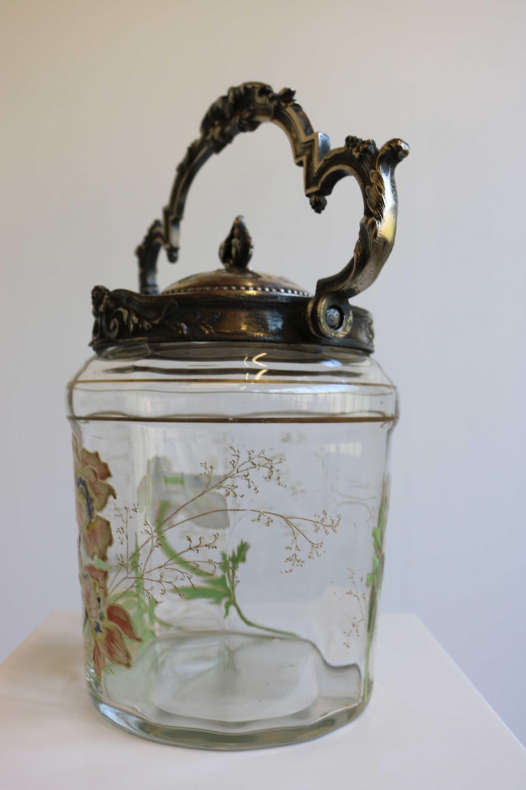 Boîte à biscuits ancienne, par Armand Fresnais, verre peint à la main Art  Nouveau, France En vente sur 1stDibs