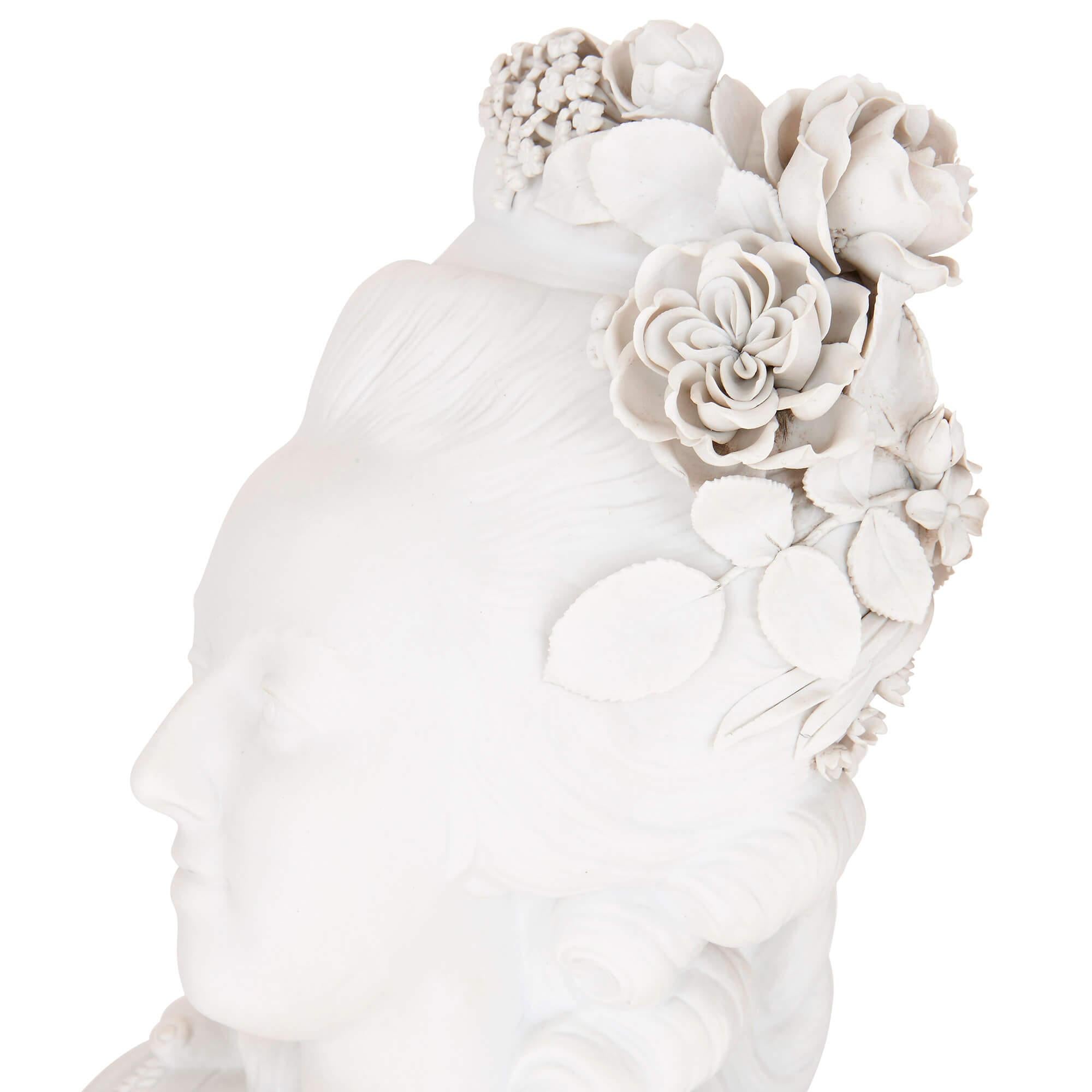 Figura antigua de porcelana bizcochada de la reina Marie Antoinette Francés en venta