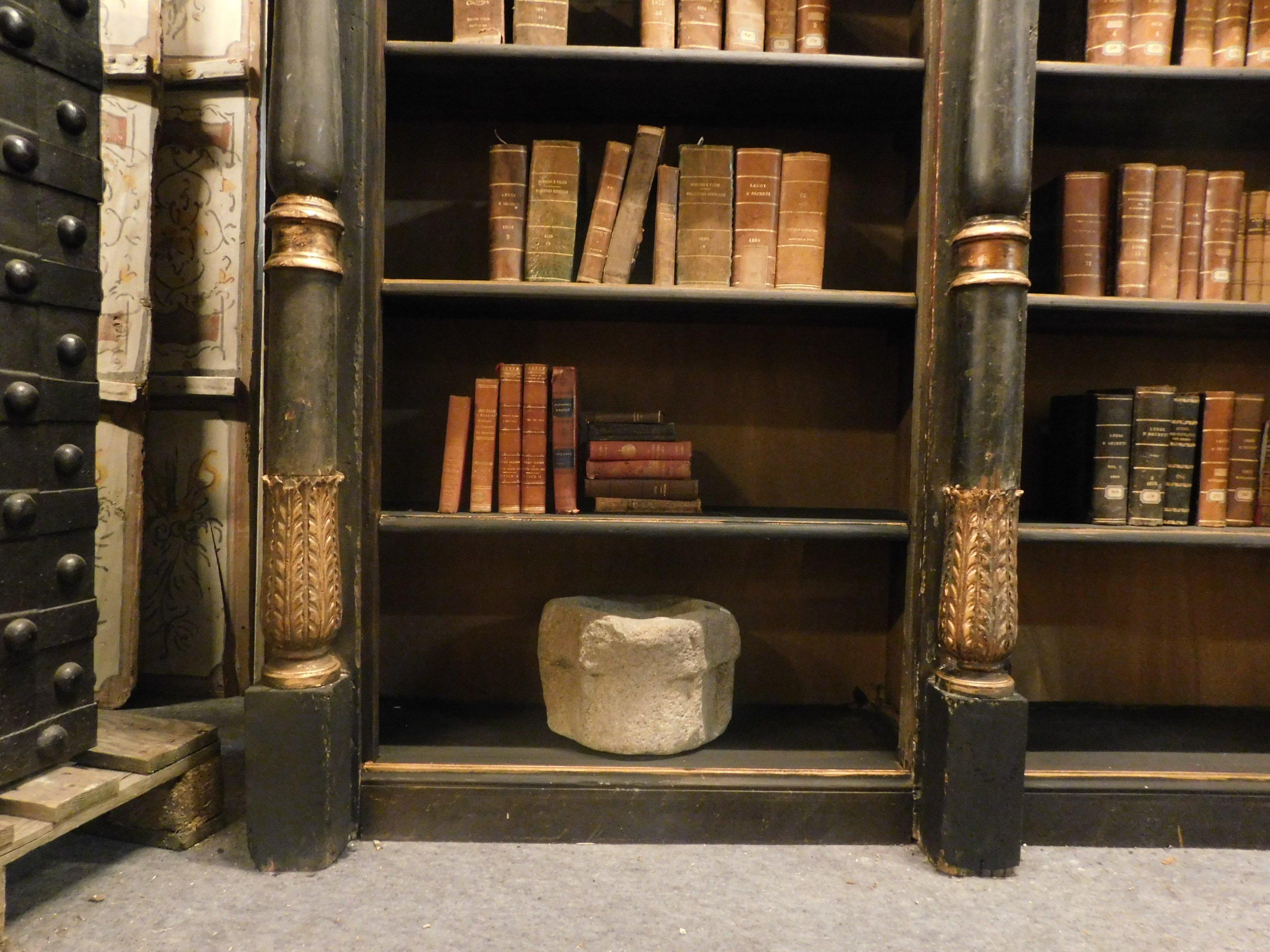 Charles X Antique Black and Gold Lacquered Wood Bookcase, Early 1800s, Italy
