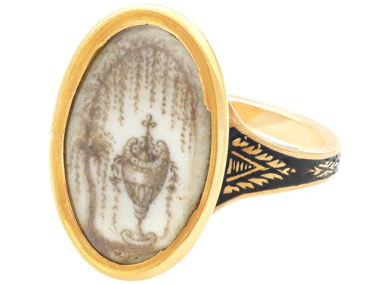 Antique Black Enamel and Yellow Gold Sepia Mourning Ring, Circa 1780 In Excellent Condition For Sale In Jesmond, Newcastle Upon Tyne
