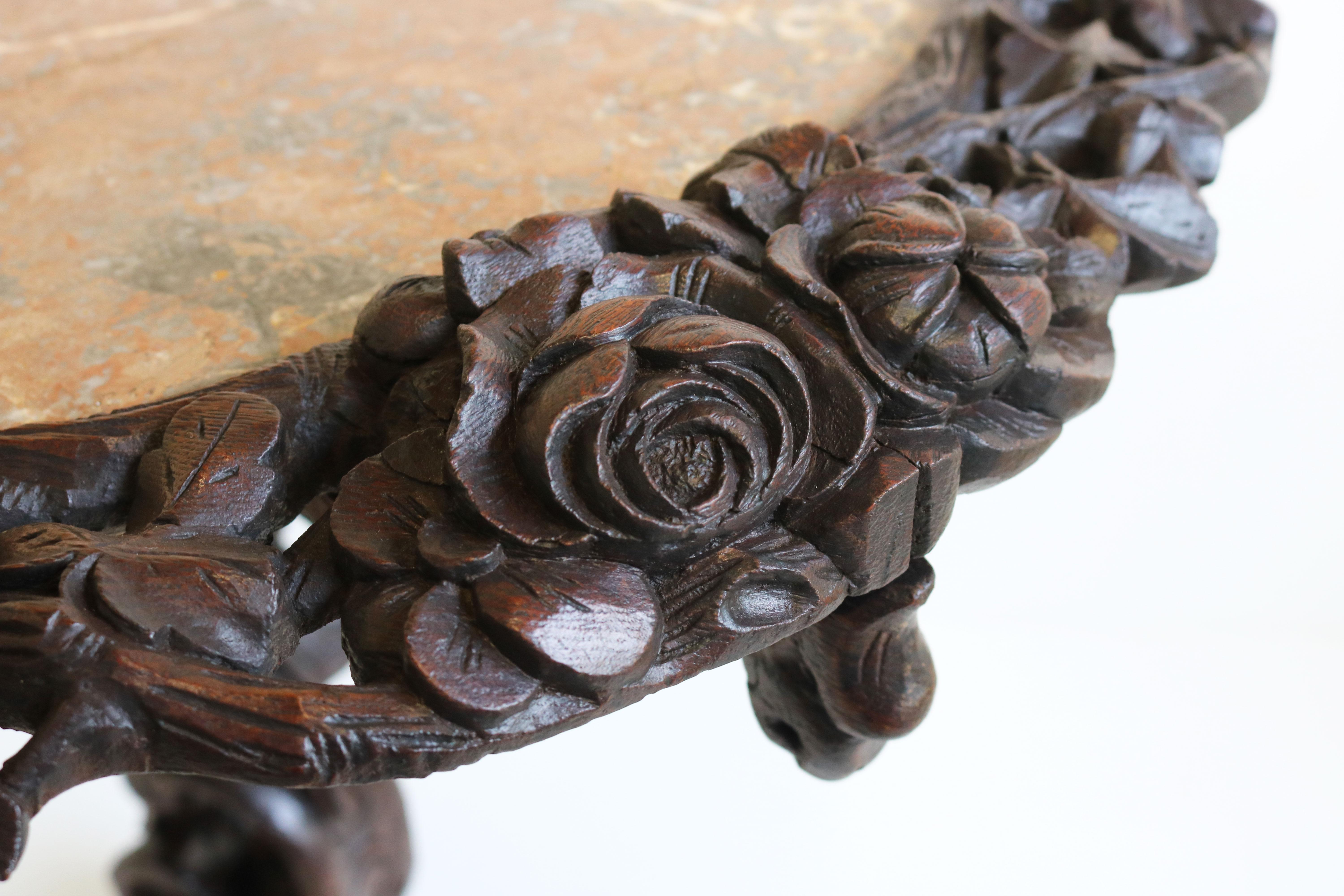 Antique Black Forest 19th Century Side / End Table Hunt Carved Oak & Marble Top In Good Condition For Sale In Ijzendijke, NL