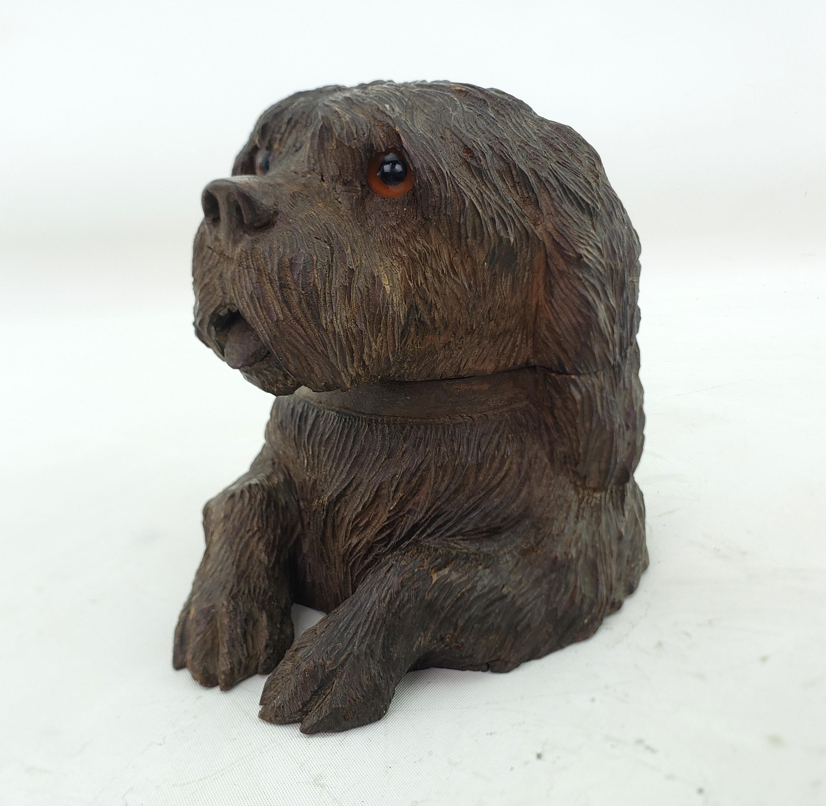 Antique Black Forest Brienz Hand-Carved Figural Dog Inkwell In Good Condition For Sale In Hamilton, Ontario