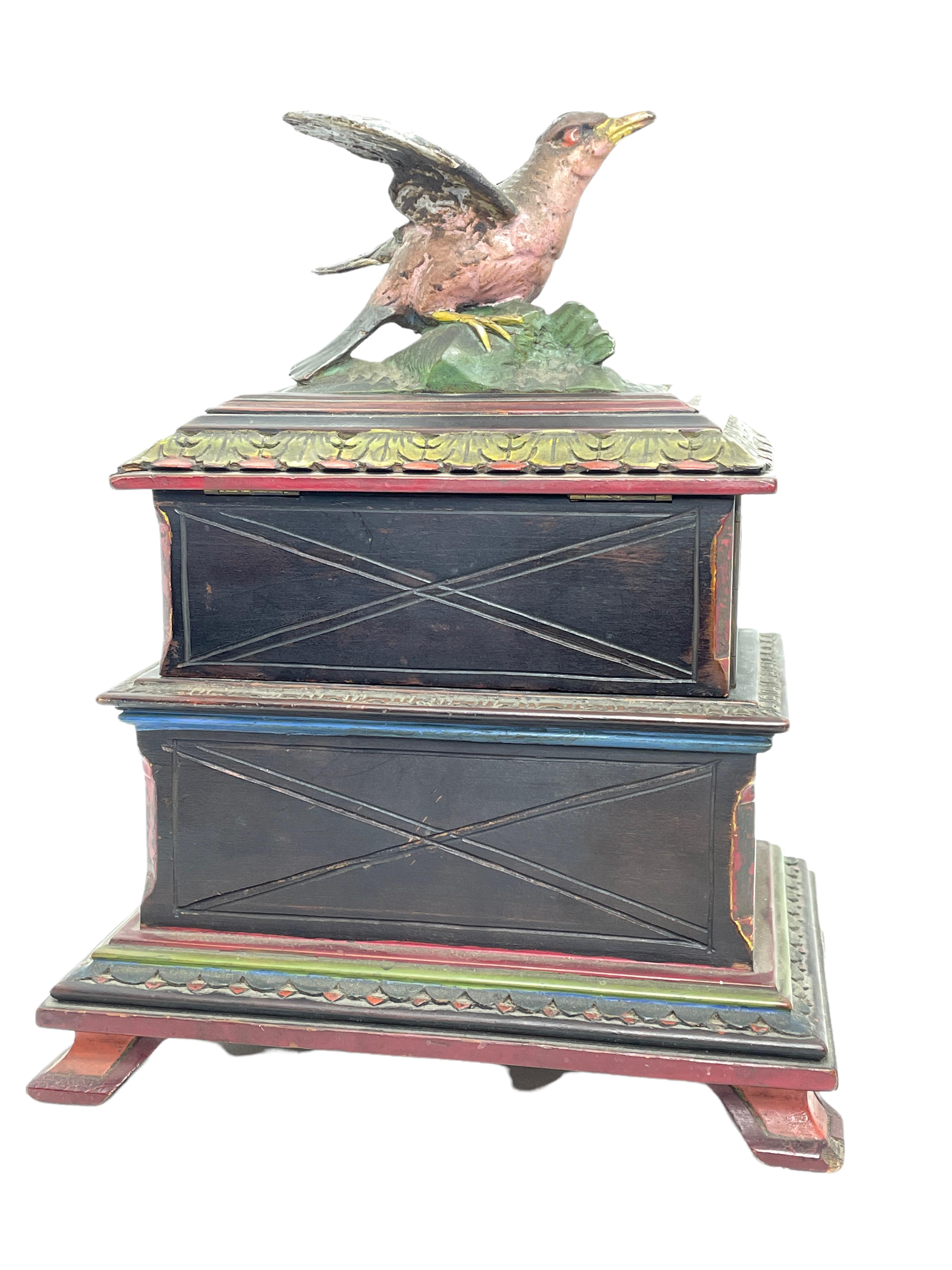 Antike Black Forest Brienz Hand geschnitzt Trinket Box, Folk Art 1890s (Volkskunst) im Angebot