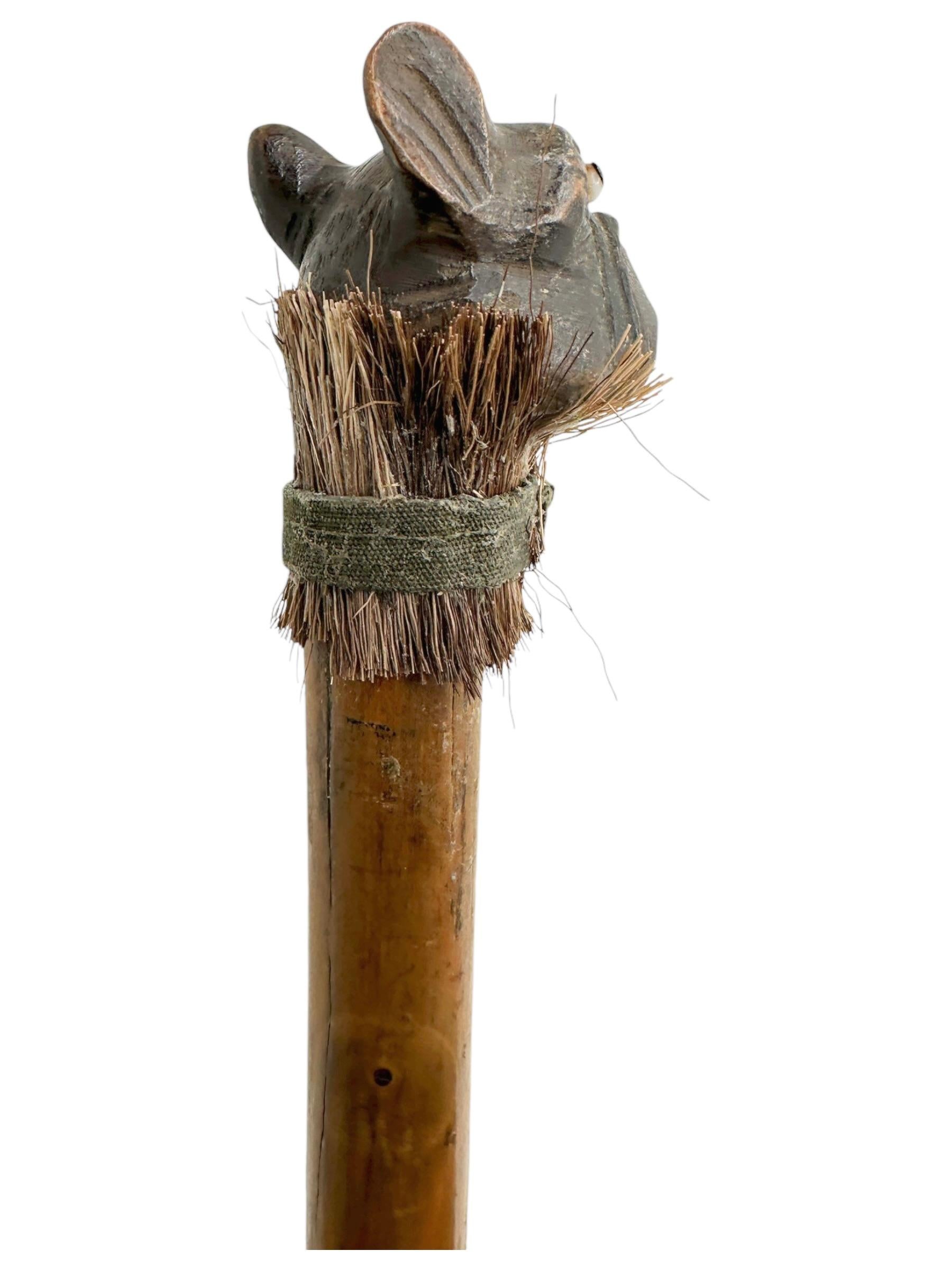 Antike Black Forest Brienz Holz geschnitzt Hund Spazierstock Stock, 1890er Jahre, Deutschland (Glas) im Angebot