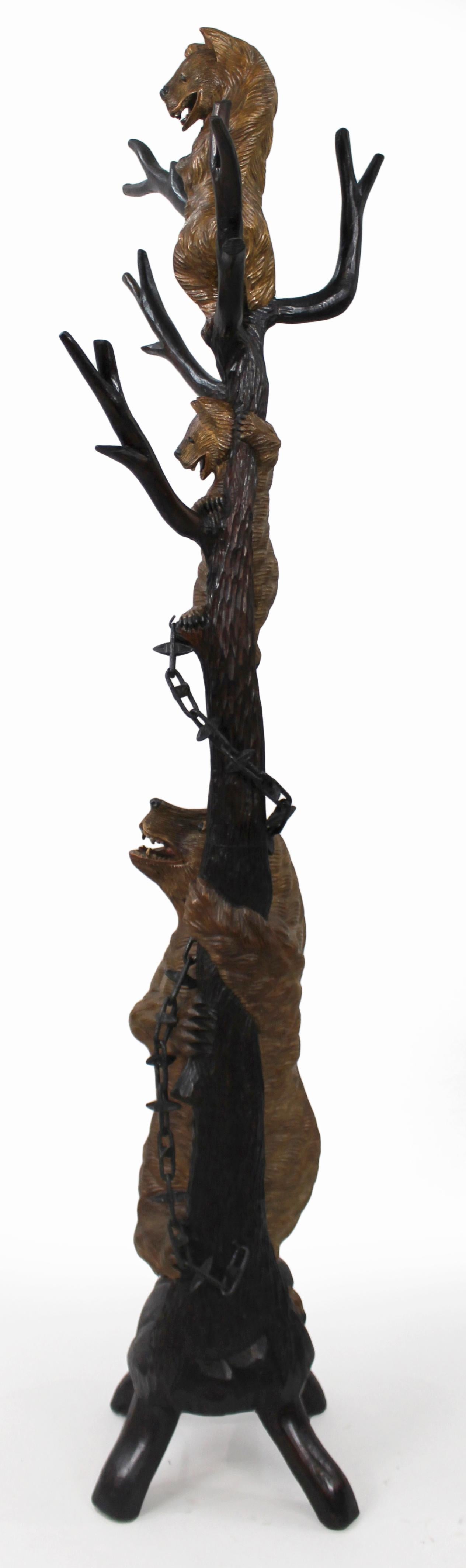 Bois Antique Black Forest Carved Bear Coat Stand en vente