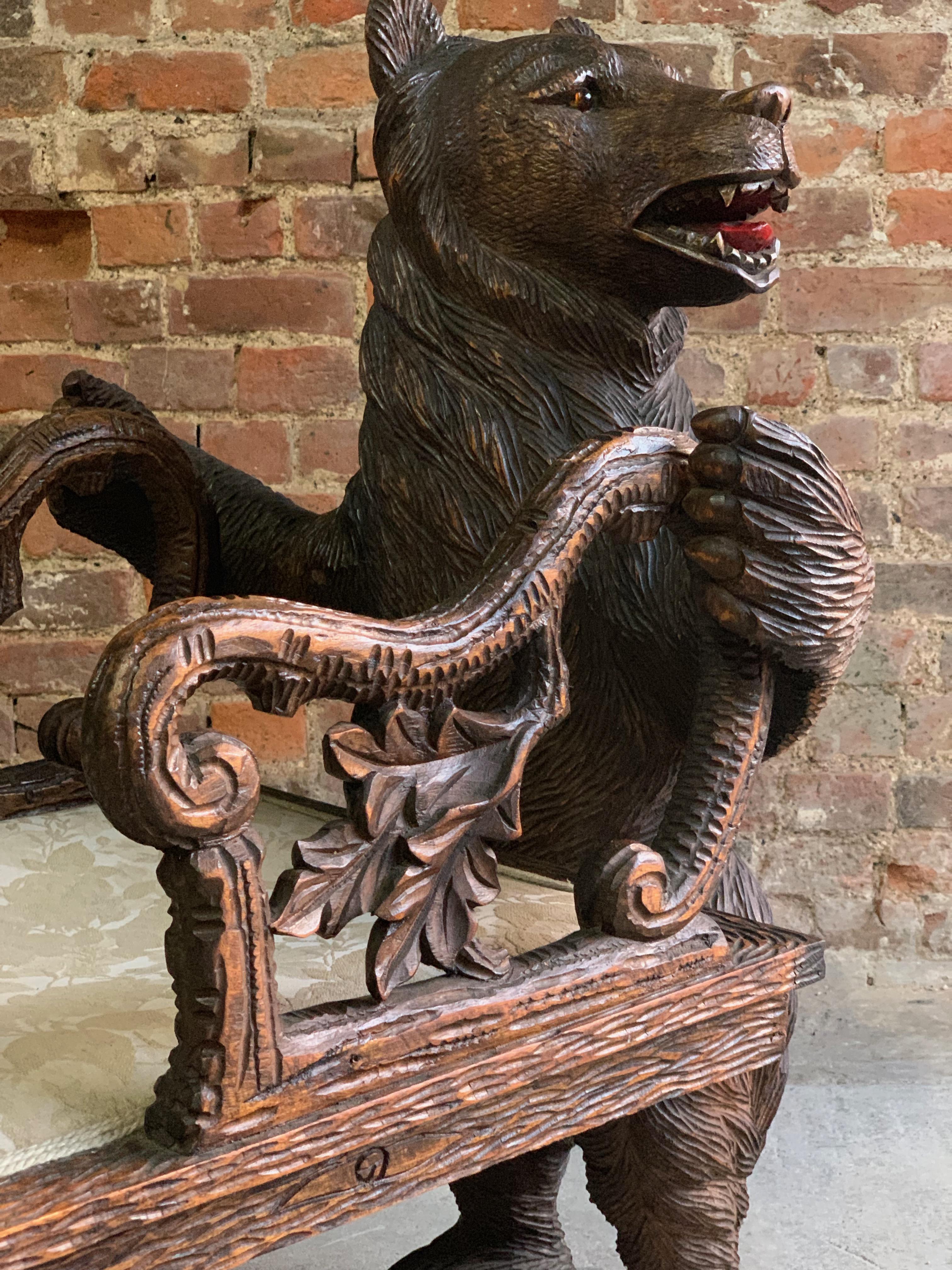 Antique Black Forest Carved Bear Hall Chair Armchair, 19th Century, circa 1875 4