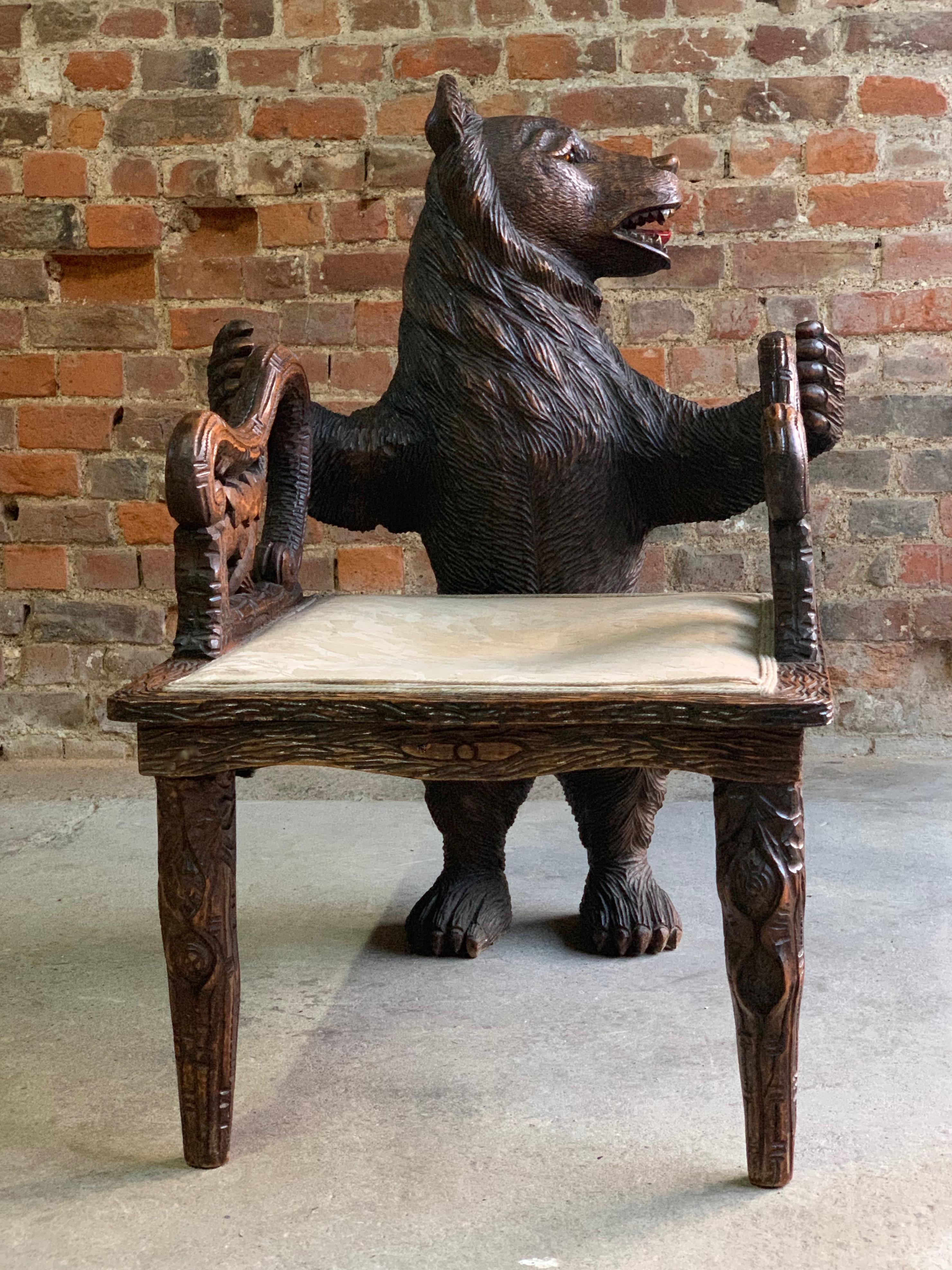 Antique Black Forest Carved Bear Hall Chair Armchair, 19th Century, circa 1875 5