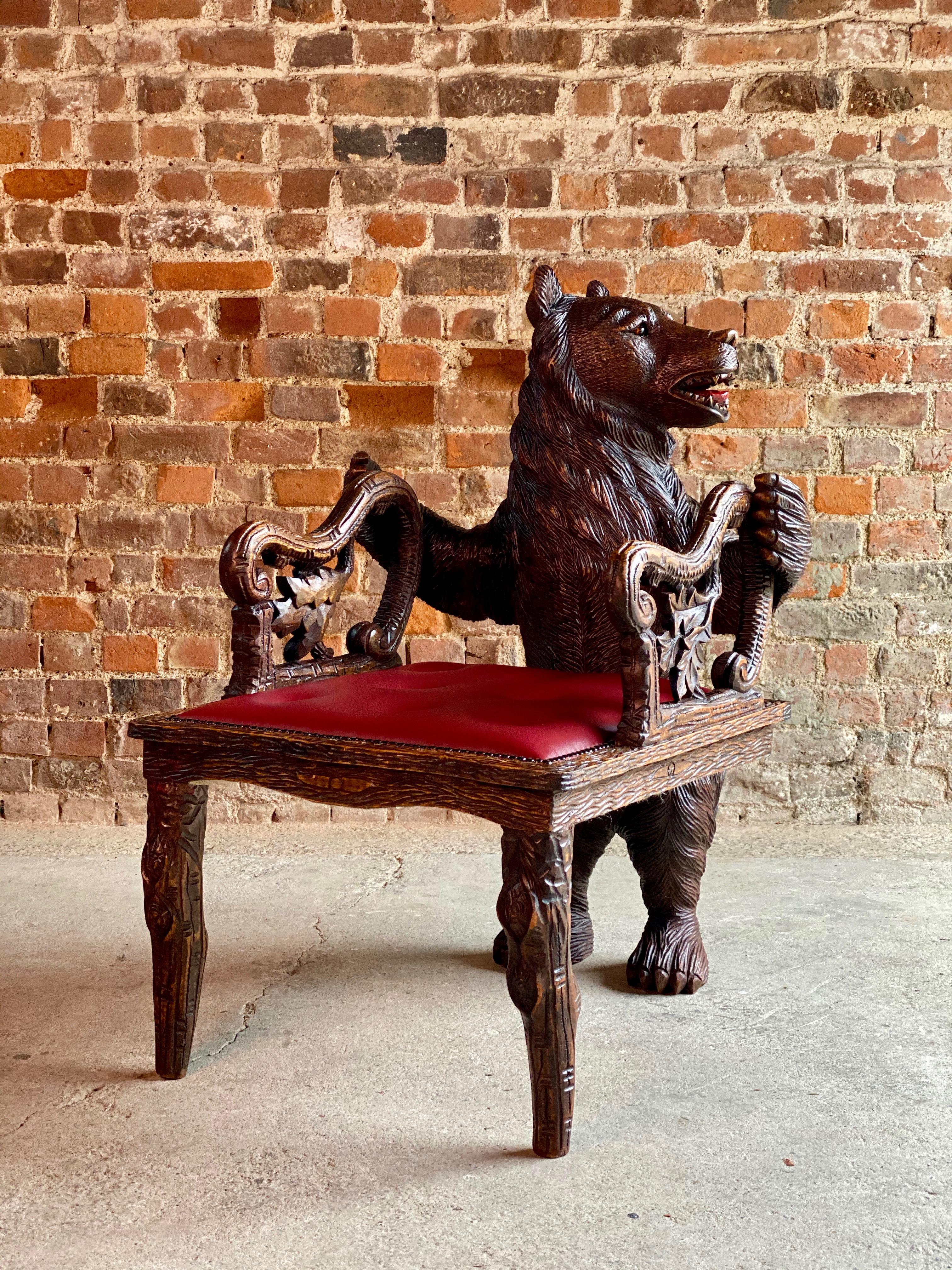 Antique Black Forest Carved Bear Hall Chair Armchair, 19th Century, circa 1875 5