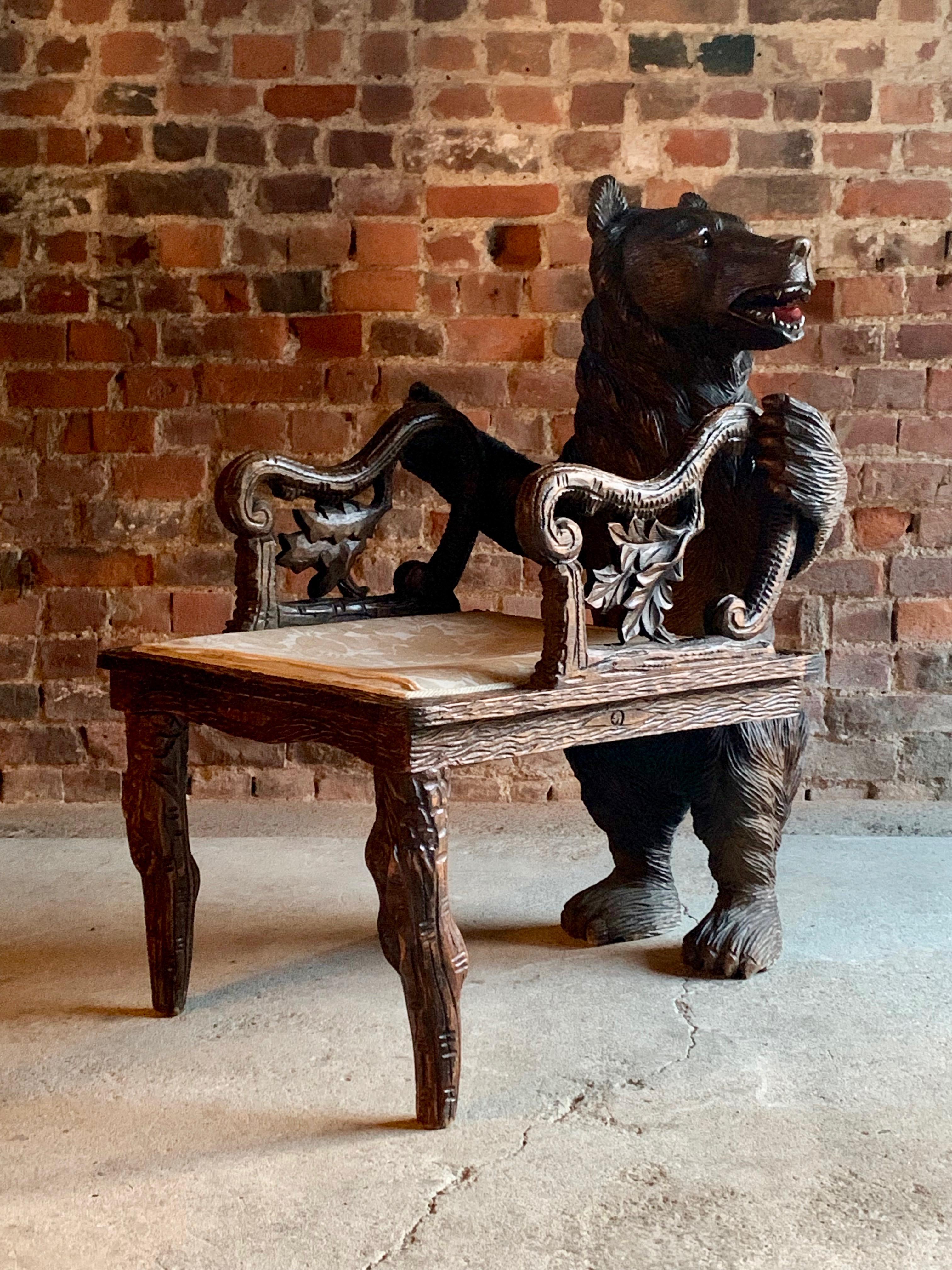 Antique Black Forest Carved Bear Hall Chair Armchair, 19th Century, circa 1875 6
