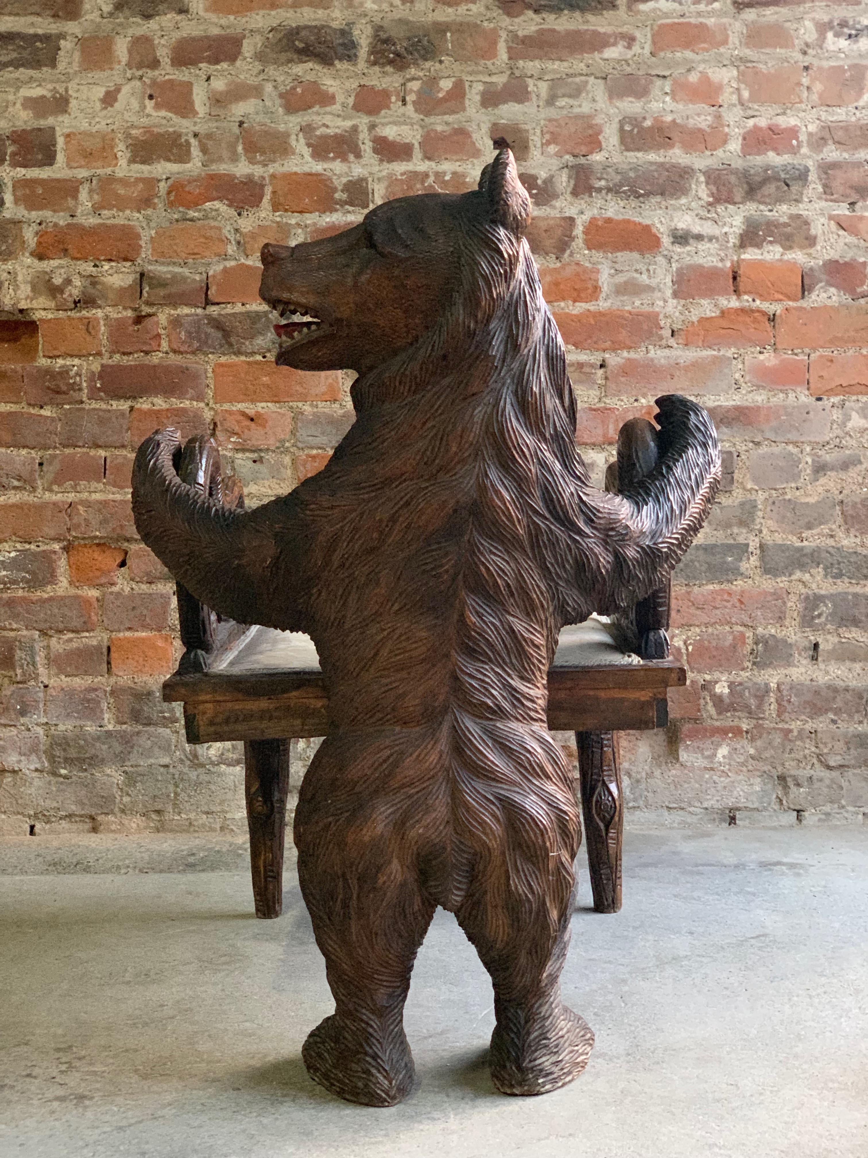 Late 19th Century Antique Black Forest Carved Bear Hall Chair Armchair, 19th Century, circa 1875