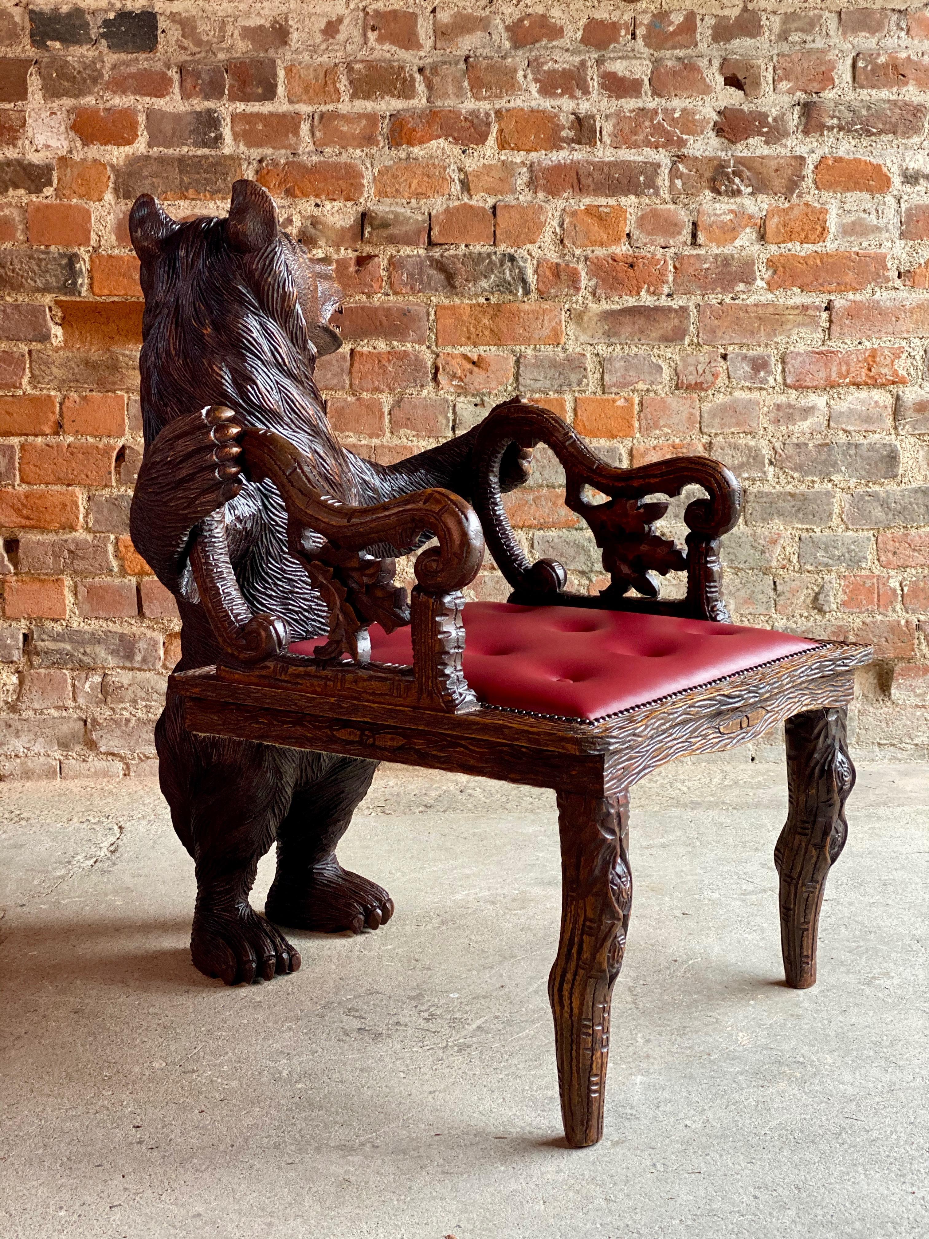 Antique Black Forest Carved Bear Hall Chair Armchair, 19th Century, circa 1875 1