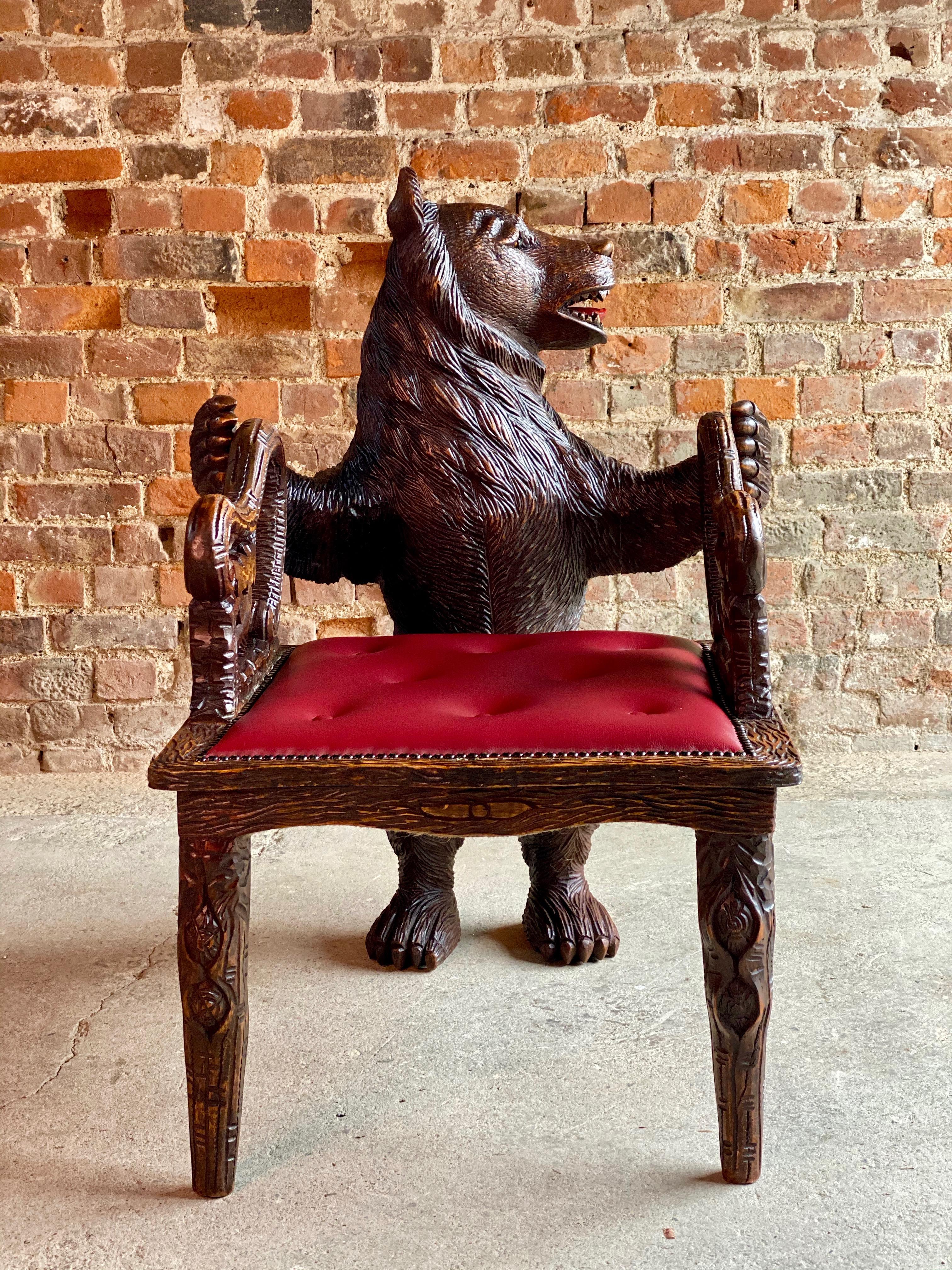 Antique Black Forest Carved Bear Hall Chair Armchair, 19th Century, circa 1875 2
