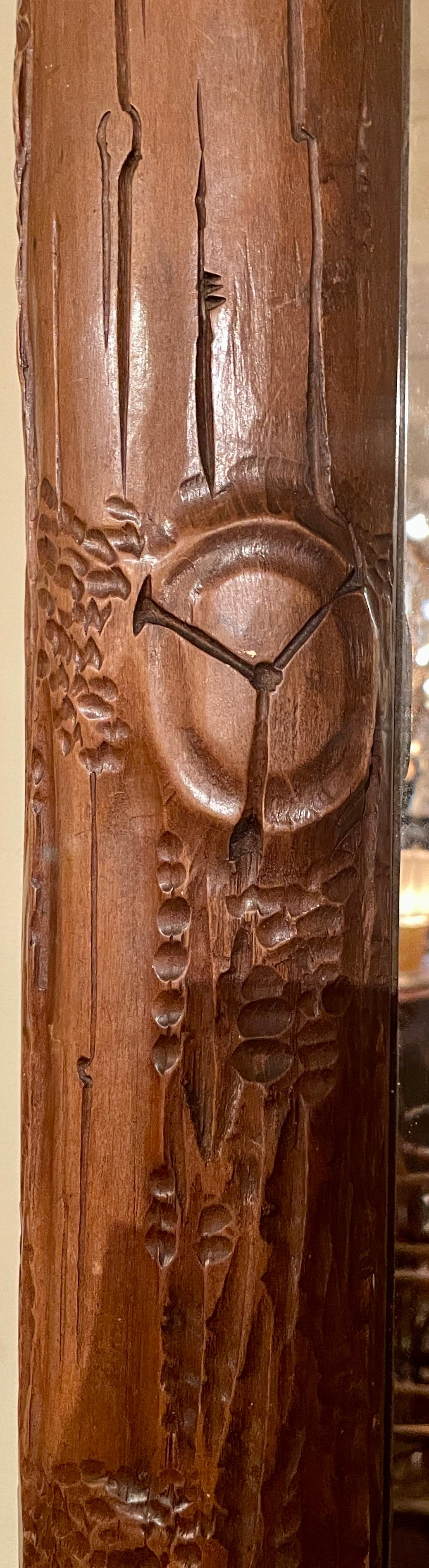 Großer antiker deutscher Schwarzwälder geschnitzter abgeschrägter Spiegel aus Nussbaumholz, um 1890 (Geschnitzt) im Angebot