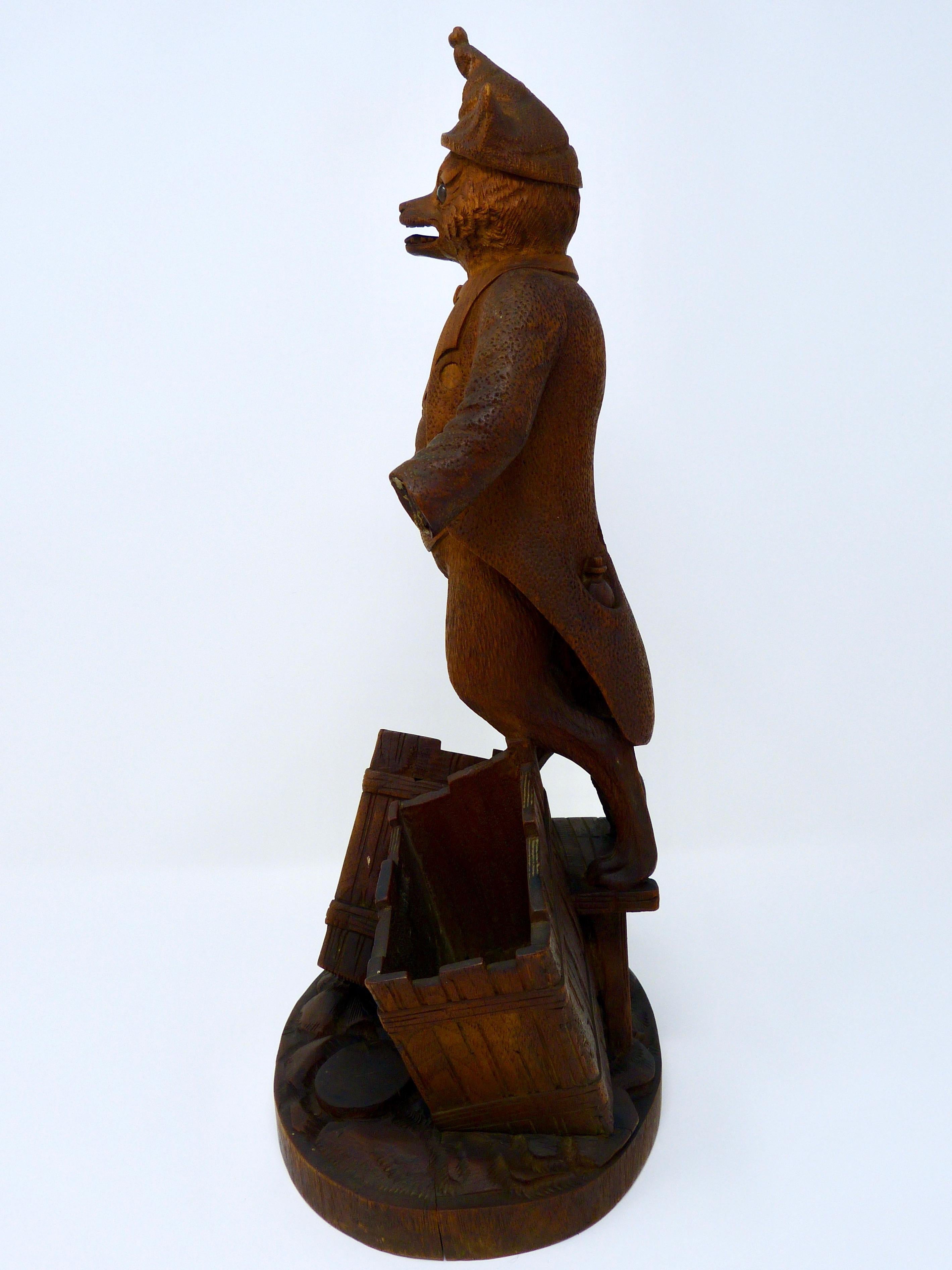 Hand-Carved Antique Black Forest Carved Wood Fox Cigar Holder Swiss Made, circa 1900 For Sale